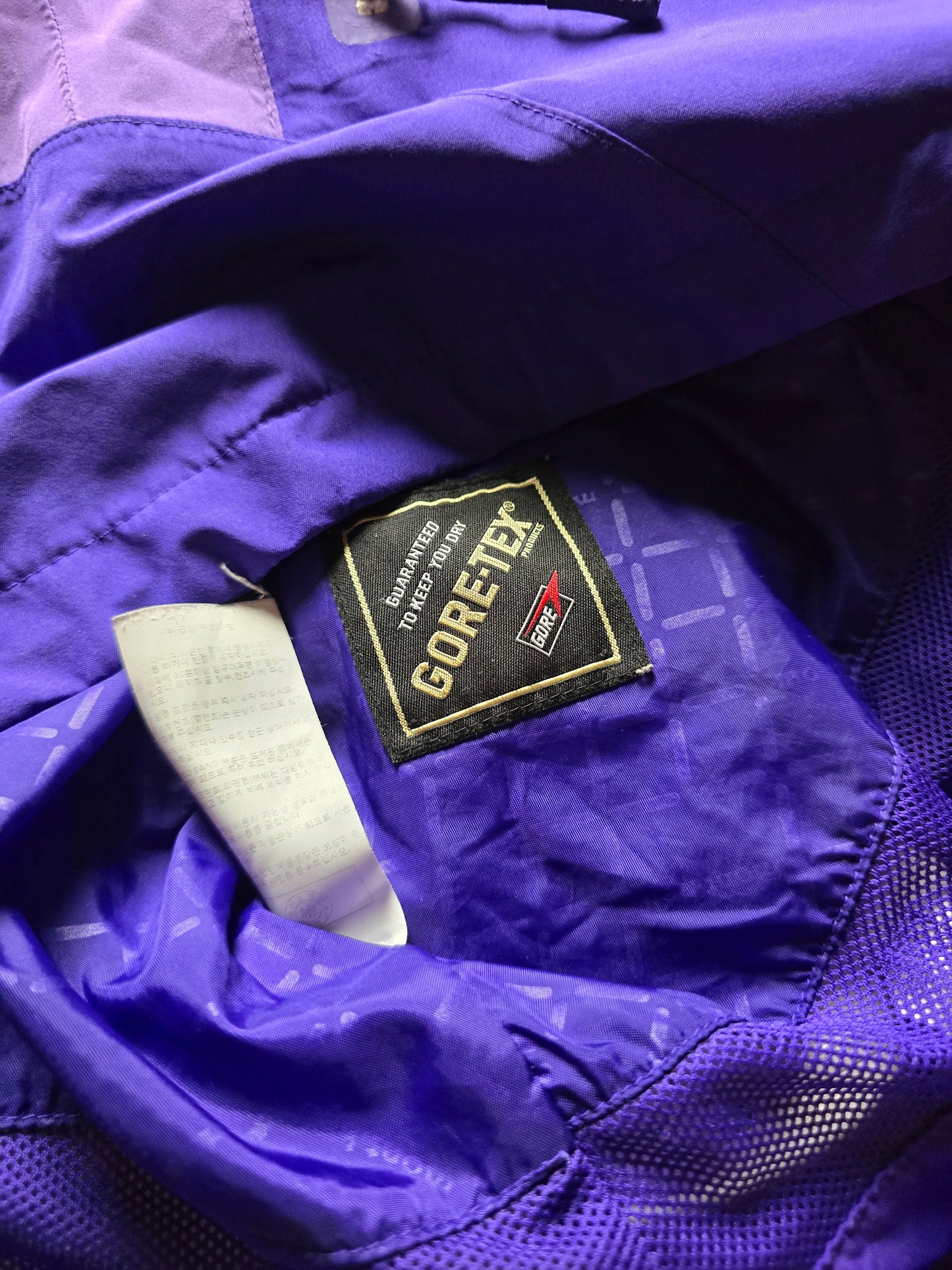 W/ Montbell 00s Gore-tex Waterproof Jacket (M)
