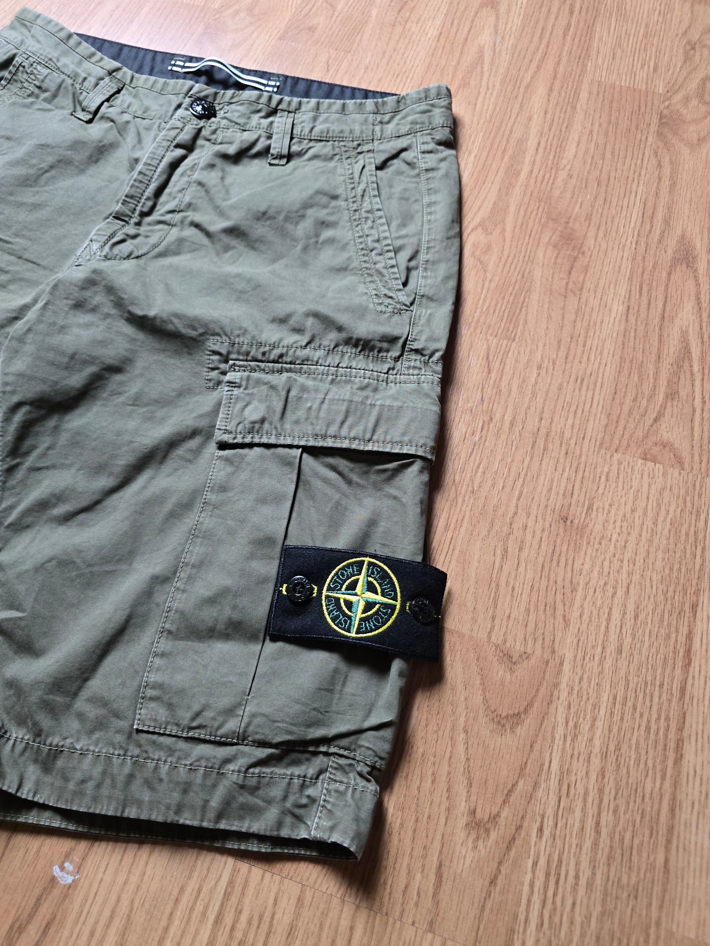 Stone Island Bermuda Cargo Shorts (W30)