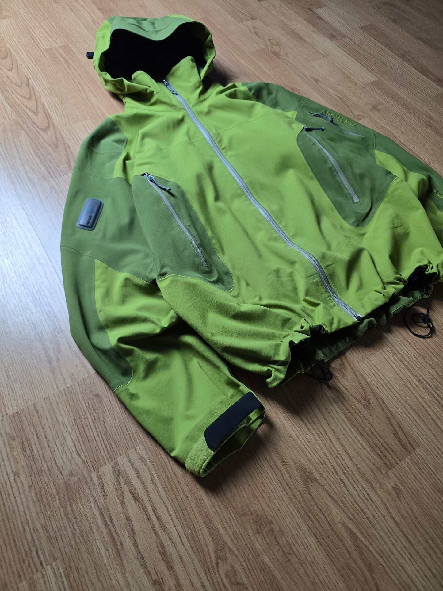 Vintage Arc'teryx Gore-tex Stingray Shell Jacket (M)