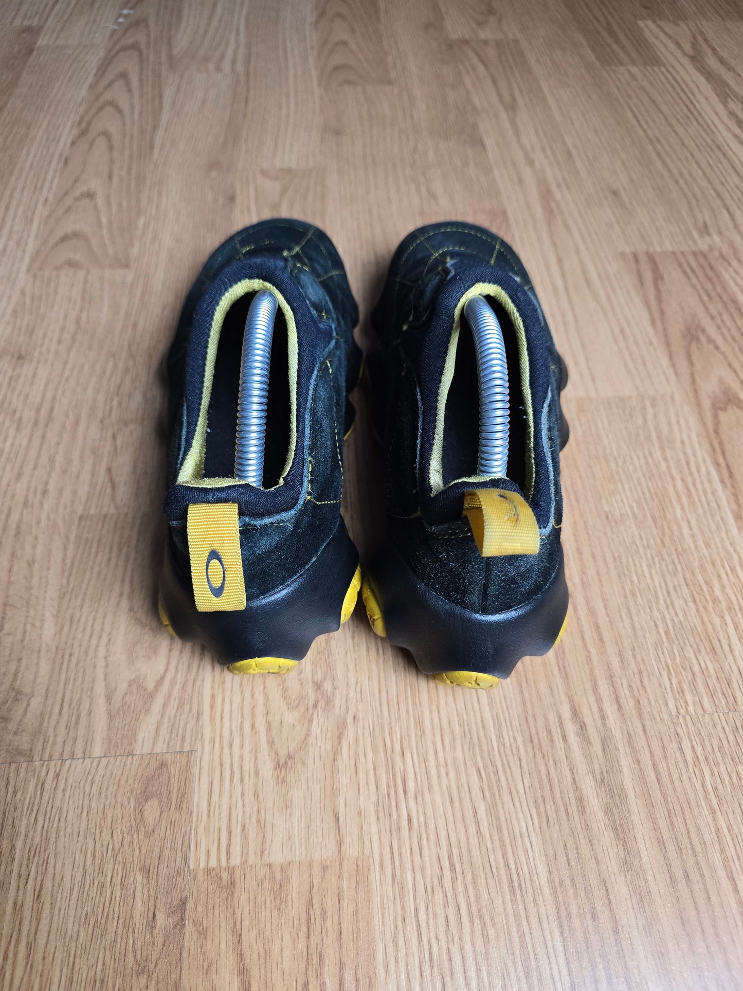 RARE 00s Oakley Bottlecap Flesh Slip On Trainers (UK5)