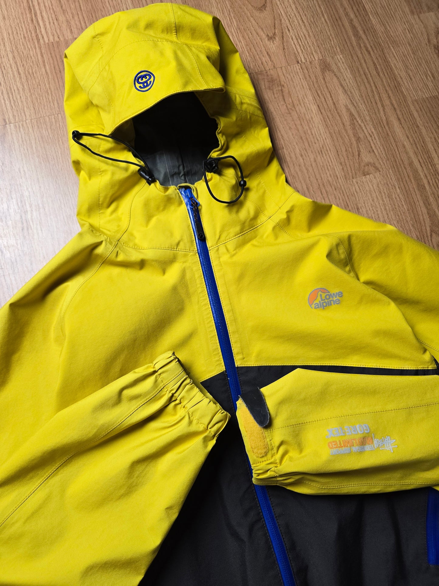 Stussy x Lowe Alpine Gore-tex Jacket (M)