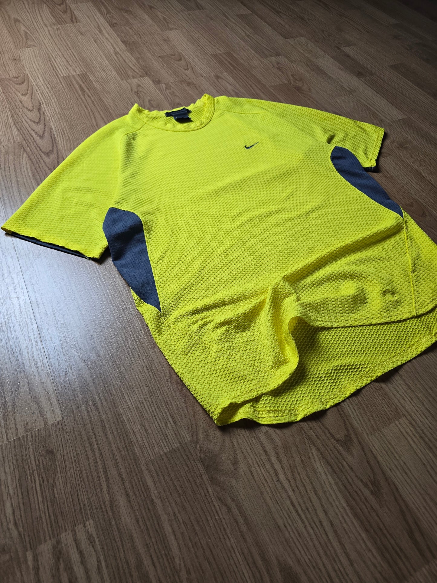 2000s Nike Sphere Textured Thermal Tee (M)