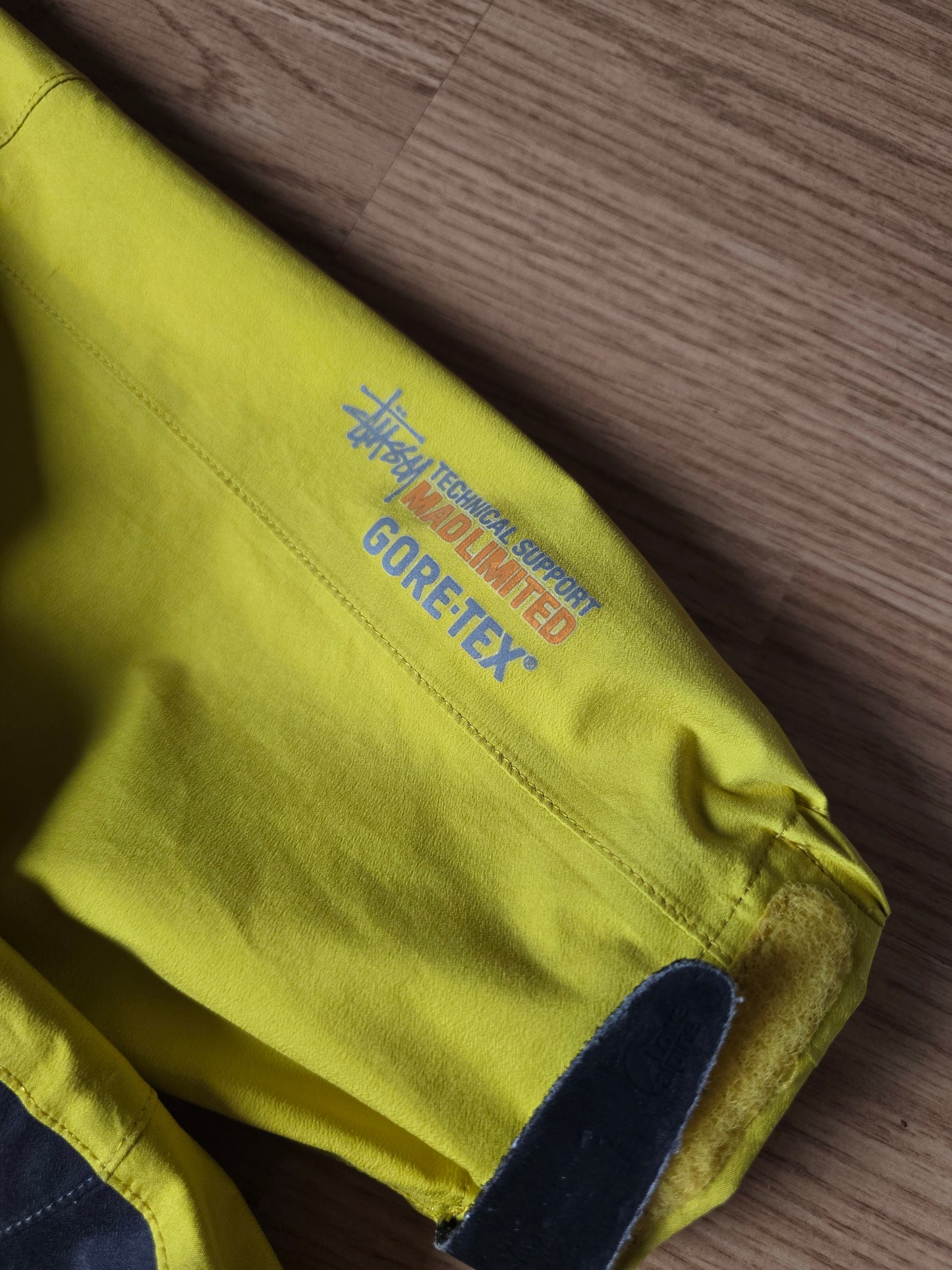 Stussy x Lowe Alpine Gore-tex Jacket (M)