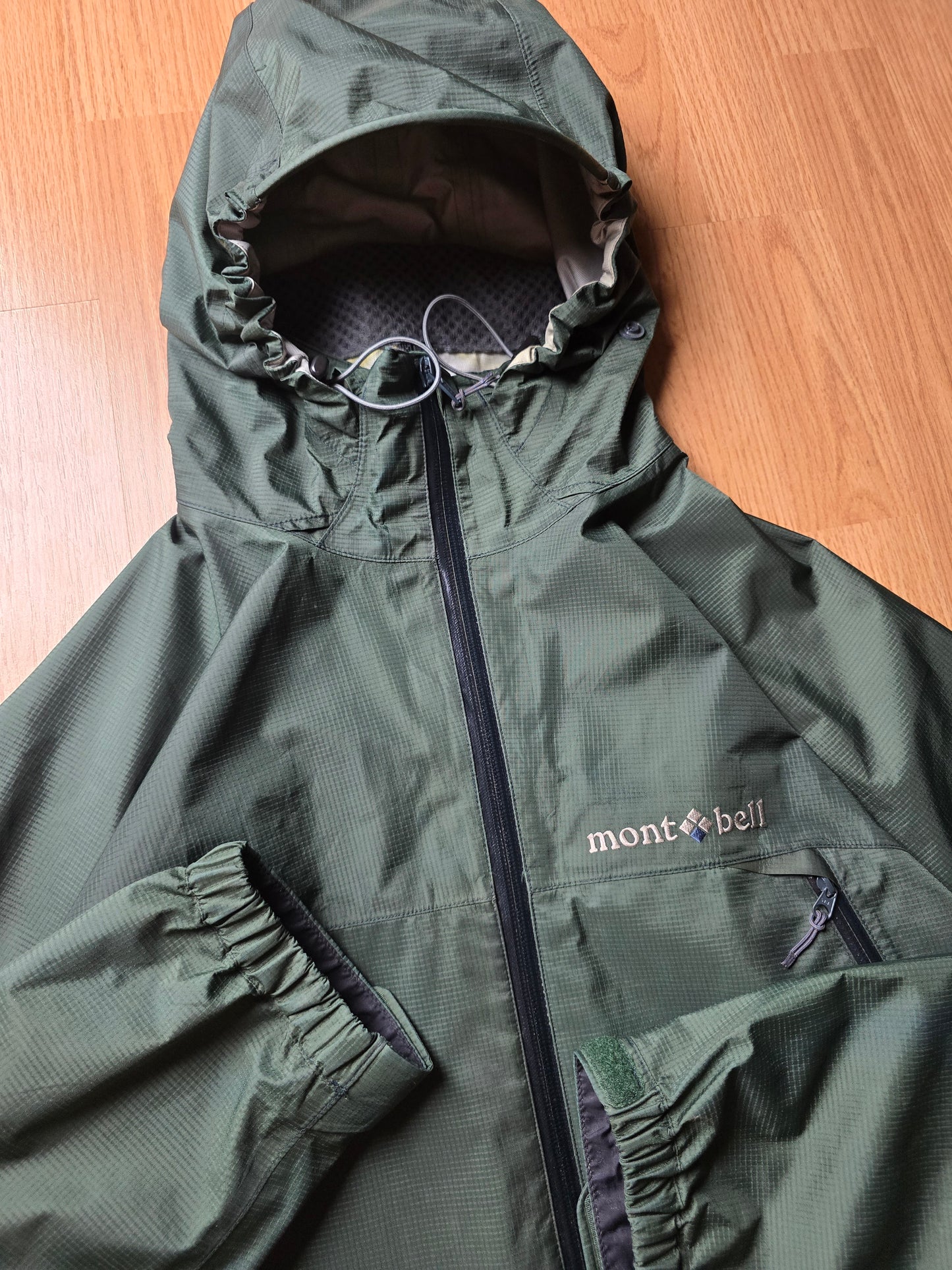 Vintage Montbell Gore-tex Waterproof Rain Jacket (M)