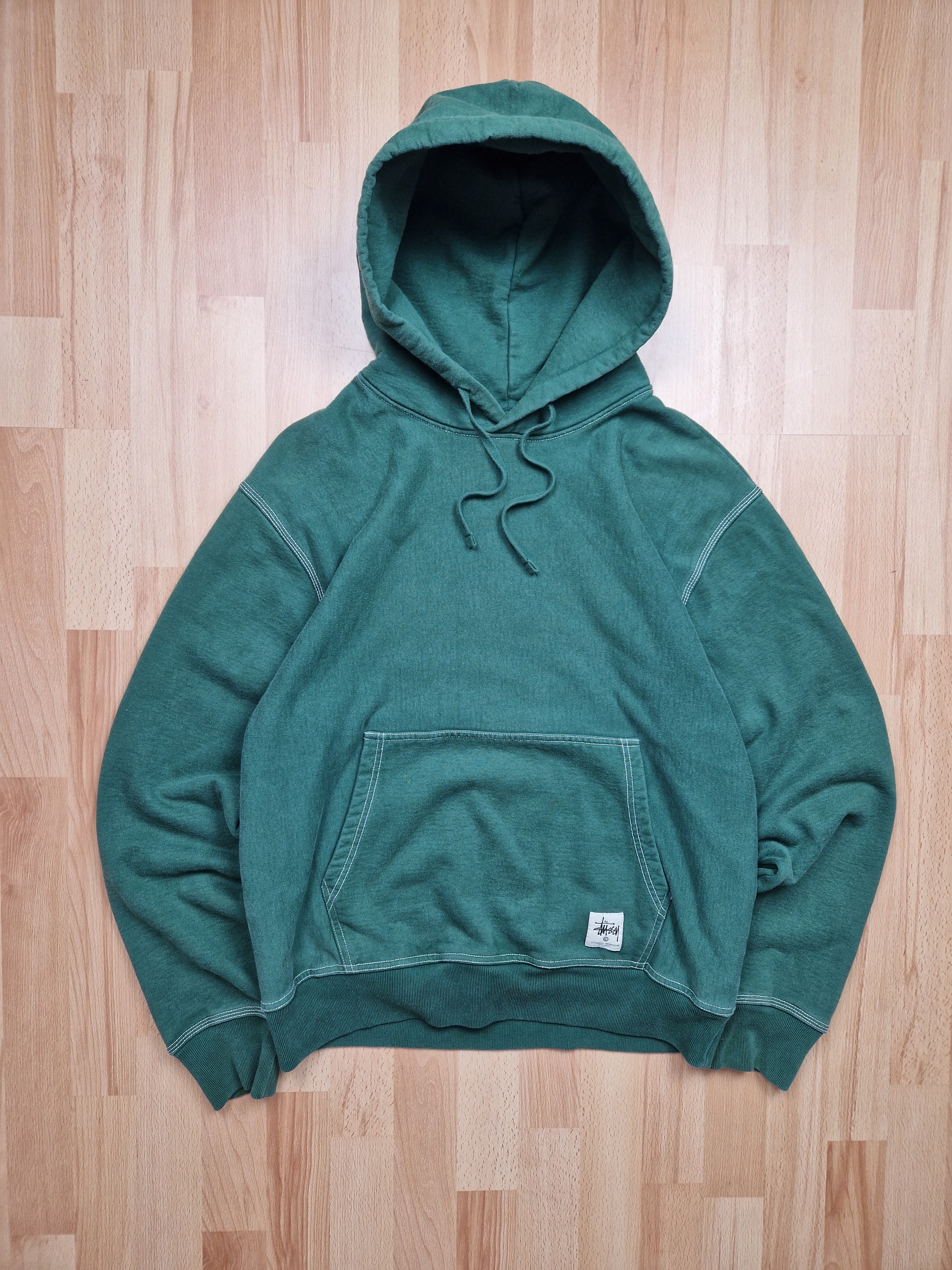 Stussy Contrast Stitch Label Hoodie (M) – uniform.streetwear