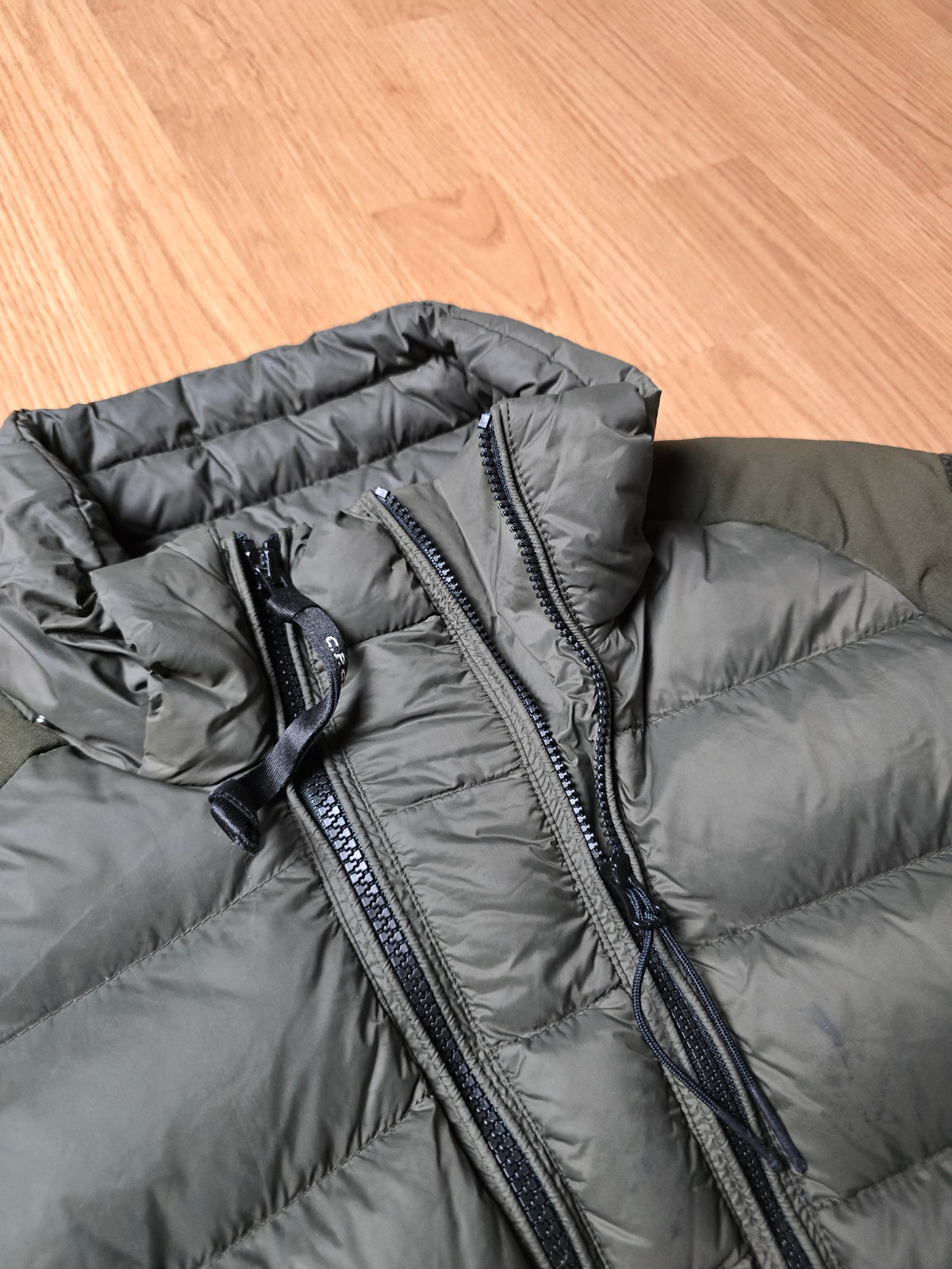 C.P. Company D.D Shell Hybrid Knit Puffer Jacket (S)