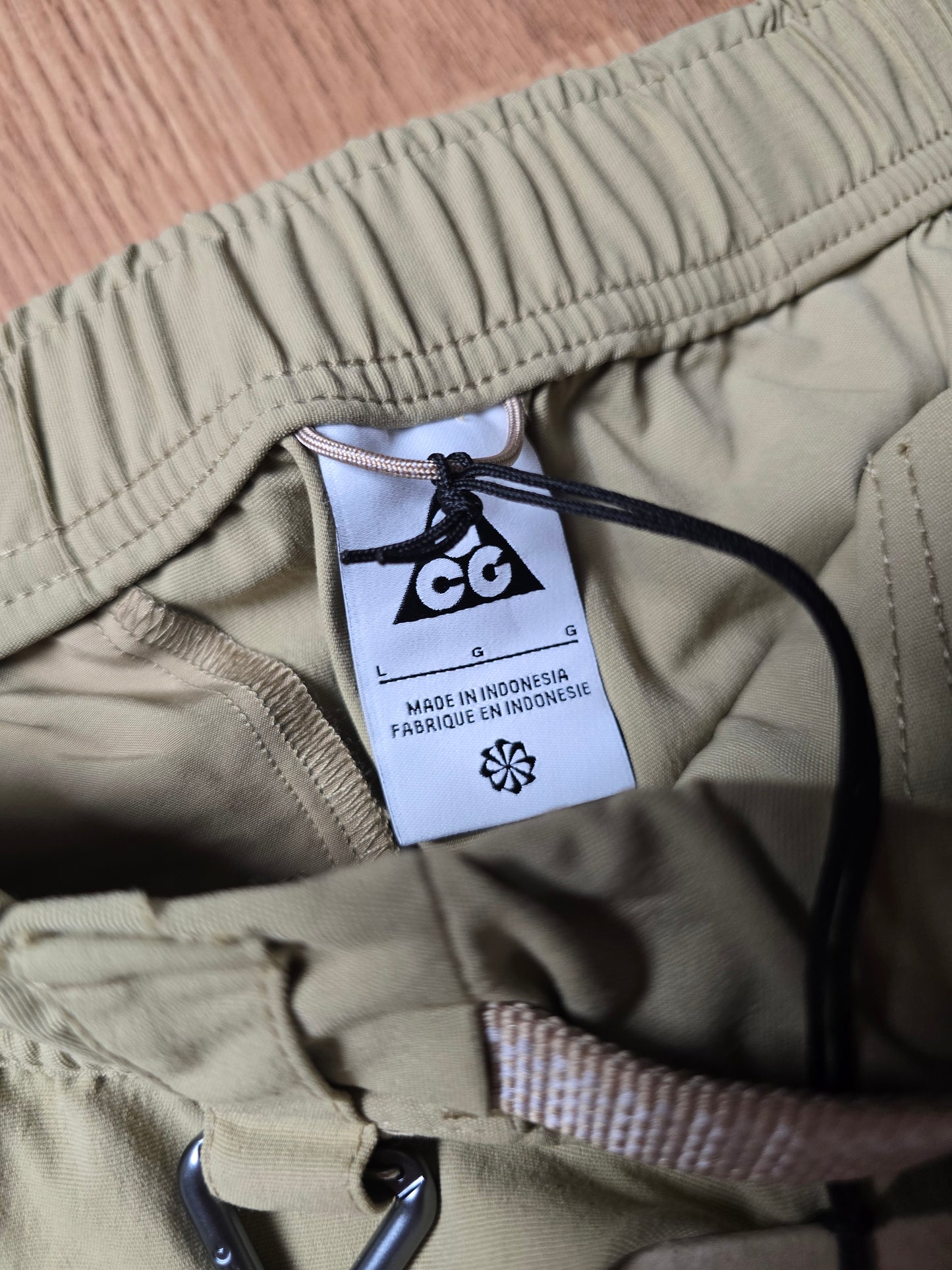 Nike ACG UV Hike Lightweight Technical Belted Shell Pants (L)