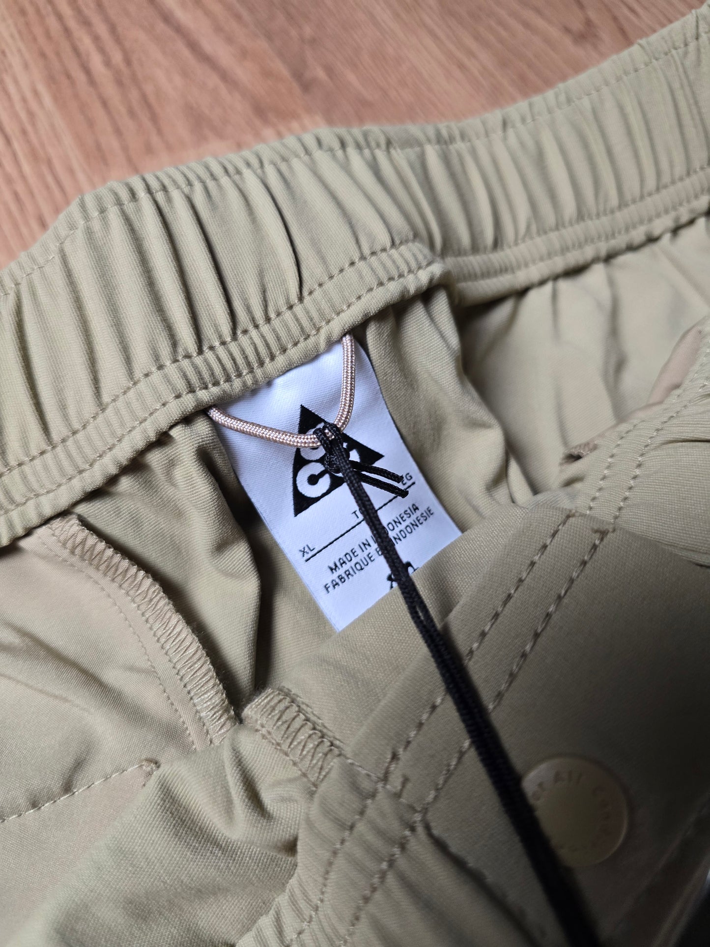 Nike ACG UV Hike Lightweight Technical Belted Shell Pants (XL)