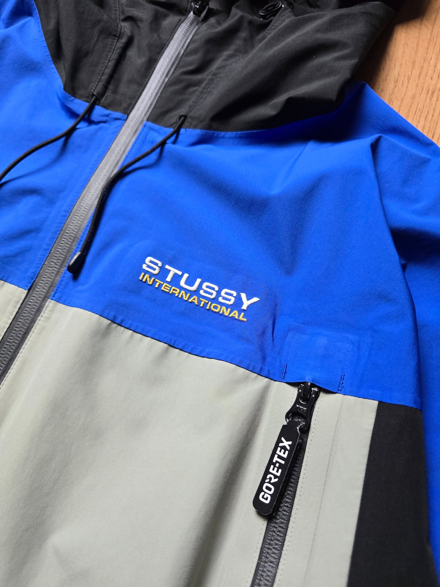 RARE Stussy Gore-tex Rainroom Shell Jacket (M)