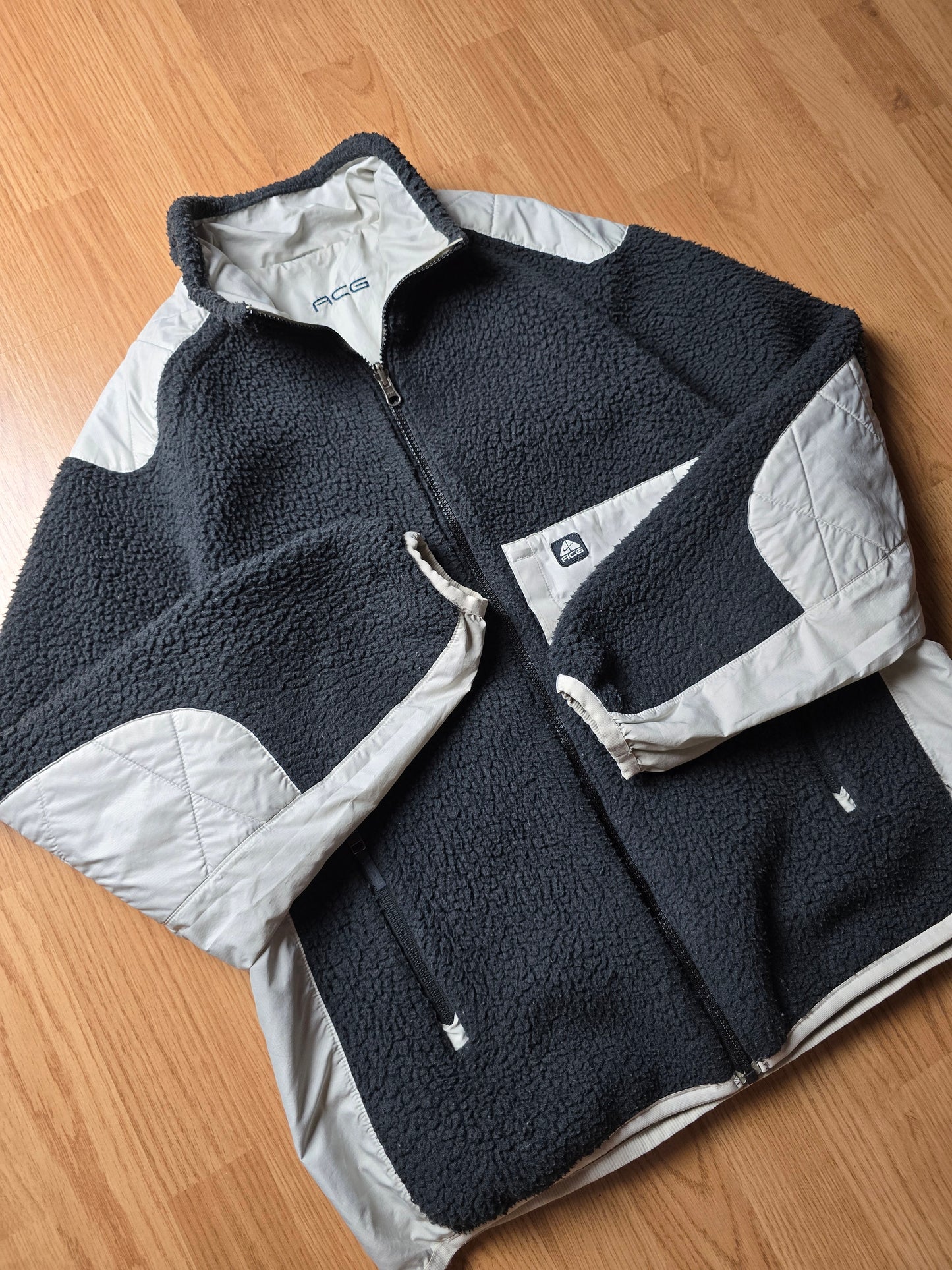 00s Nike ACG Reversible Heavyweight 2-Tone Fleece Jacket (M/L)