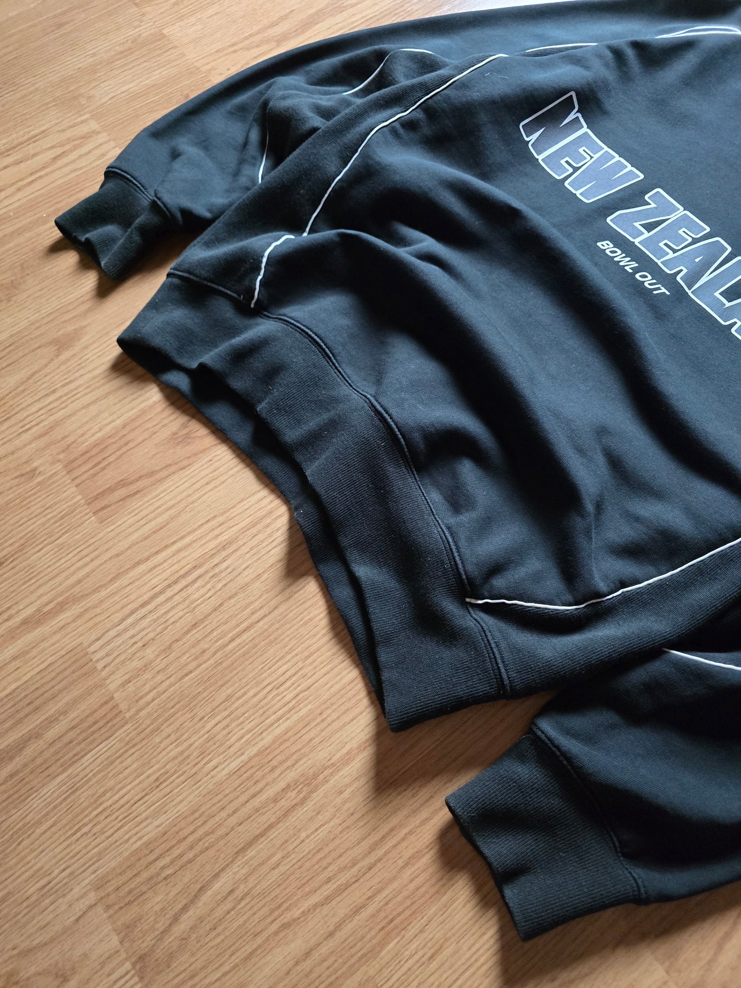 Palace Bowl Out New Zealand Crewneck Sweatshirt (S/M)