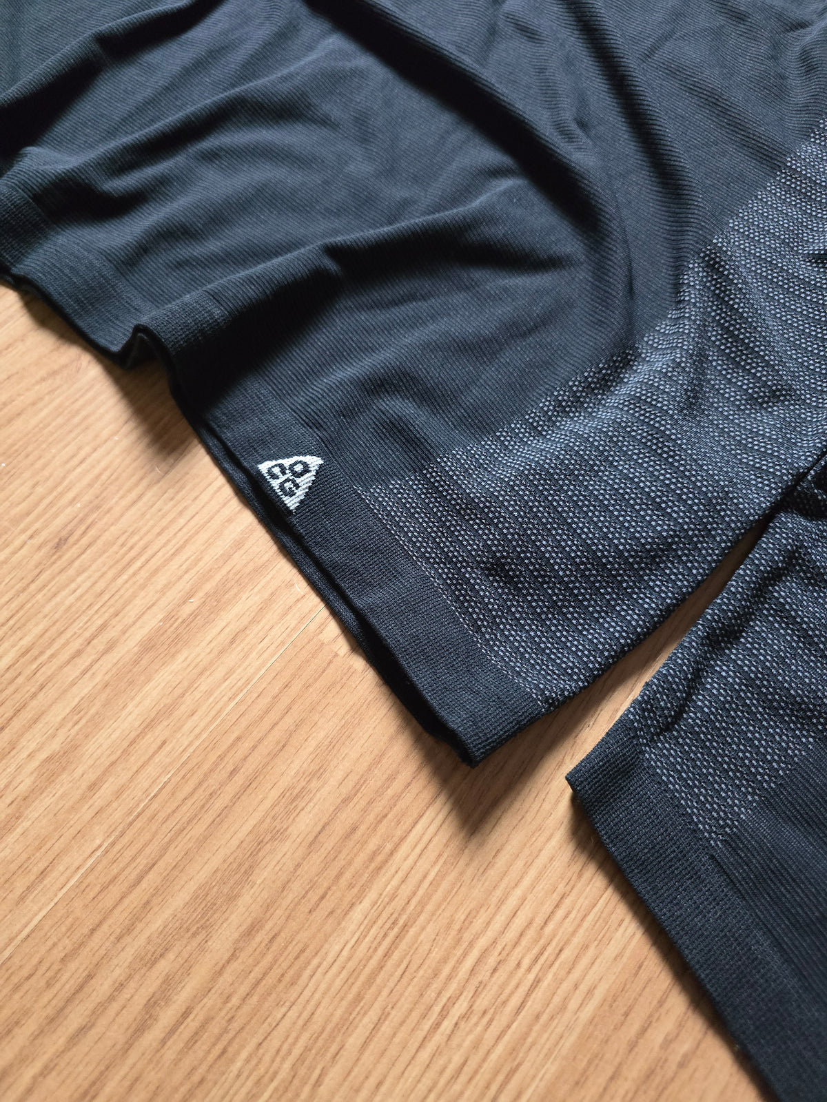 Nike ACG "Delta River" Dri-Fit ADV Longsleve Base Layer Top BNWT (XL)