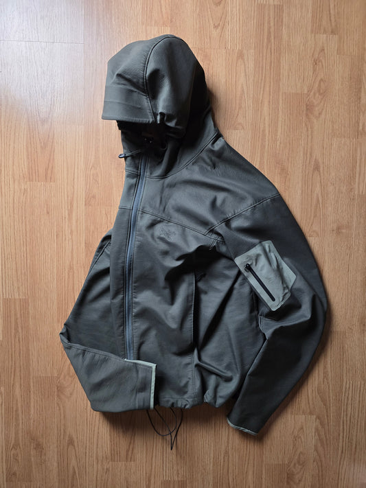 Vintage Arc'teryx Epsilon LT Softshell Jacket (M)