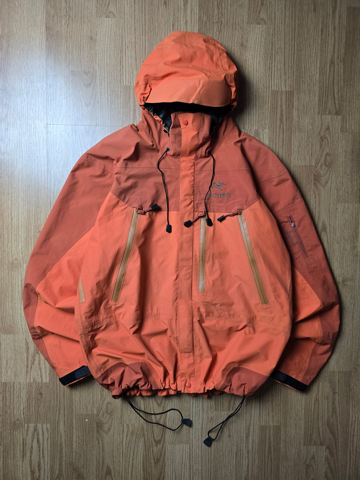 90s Arc'teryx Theta AR Tobasco Gore-tex 2 Tone Shell Jacket (L)
