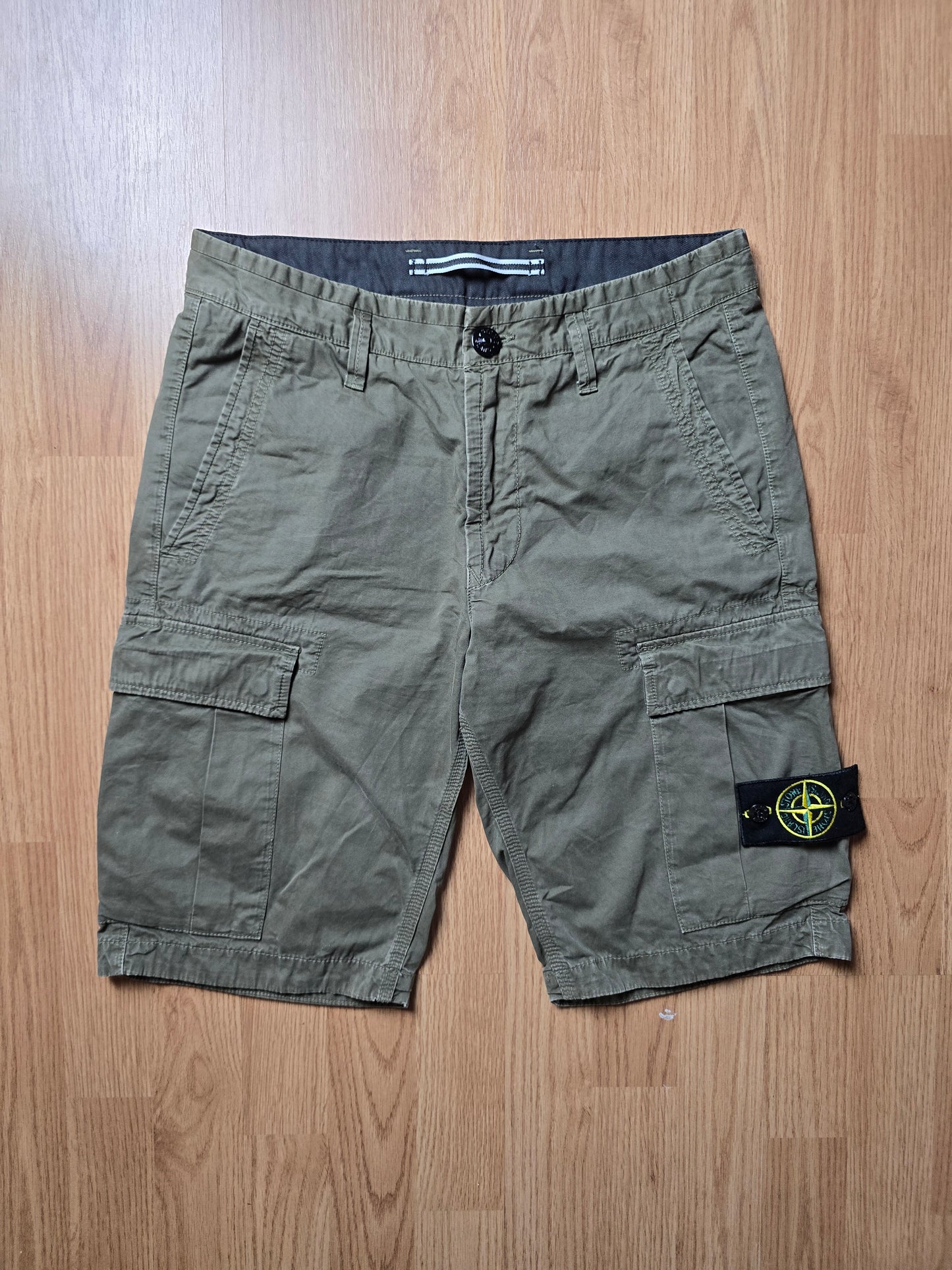 Stone Island Bermuda Cargo Shorts (W30)