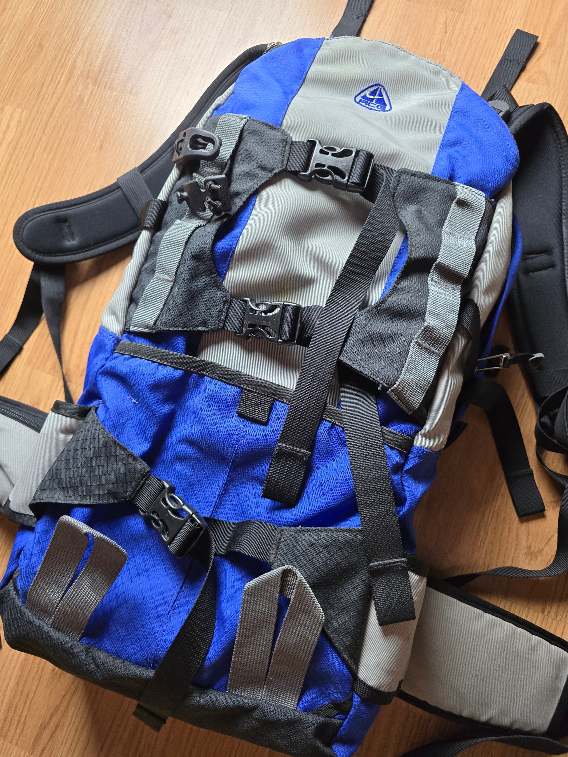 Vintage 90s Nike ACG 40L Technical Backpack – uniform.streetwear Vintage 90s Nike ACG 40L Technical Backpack – uniform.streetwear