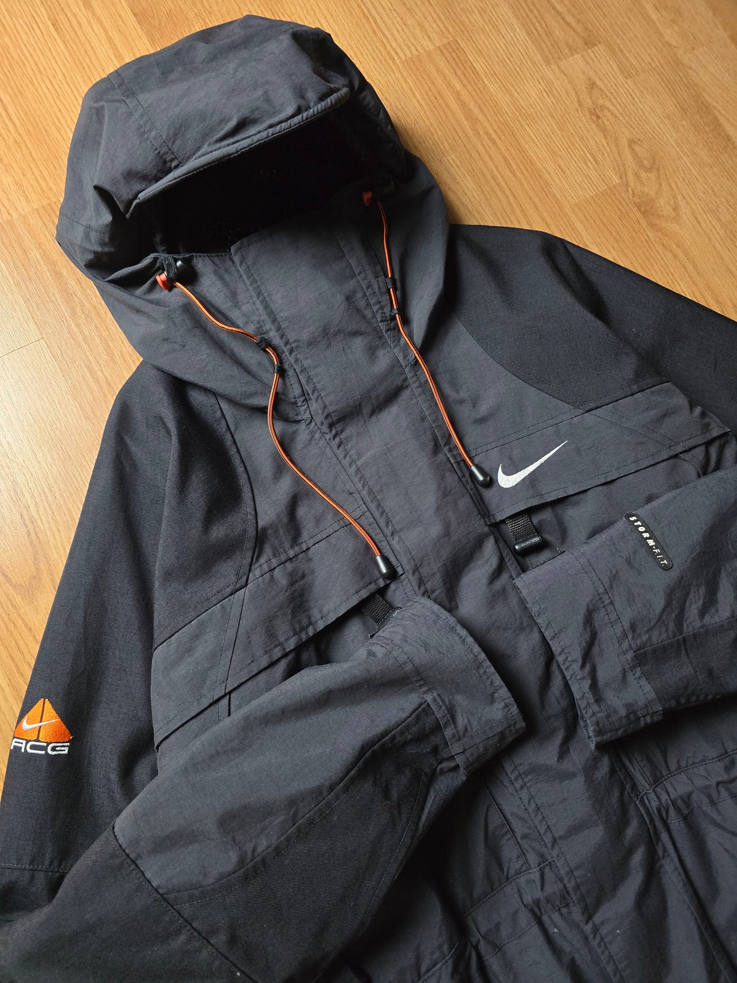 90s Nike ACG Storm-Fit Technical Heavyweight Jacket (L/XL)