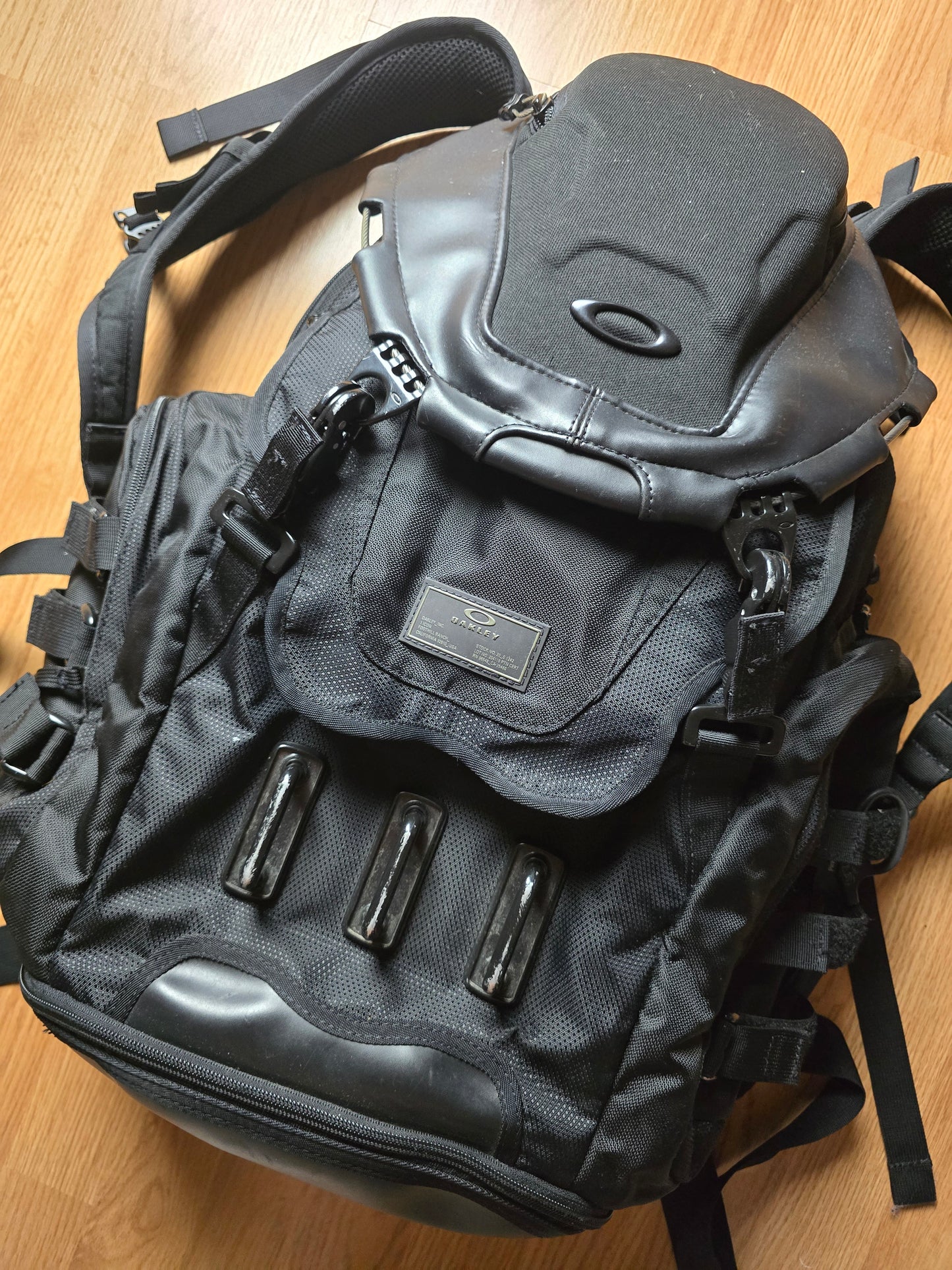 Oakley Kitchen Sink 34L Technical Backpack