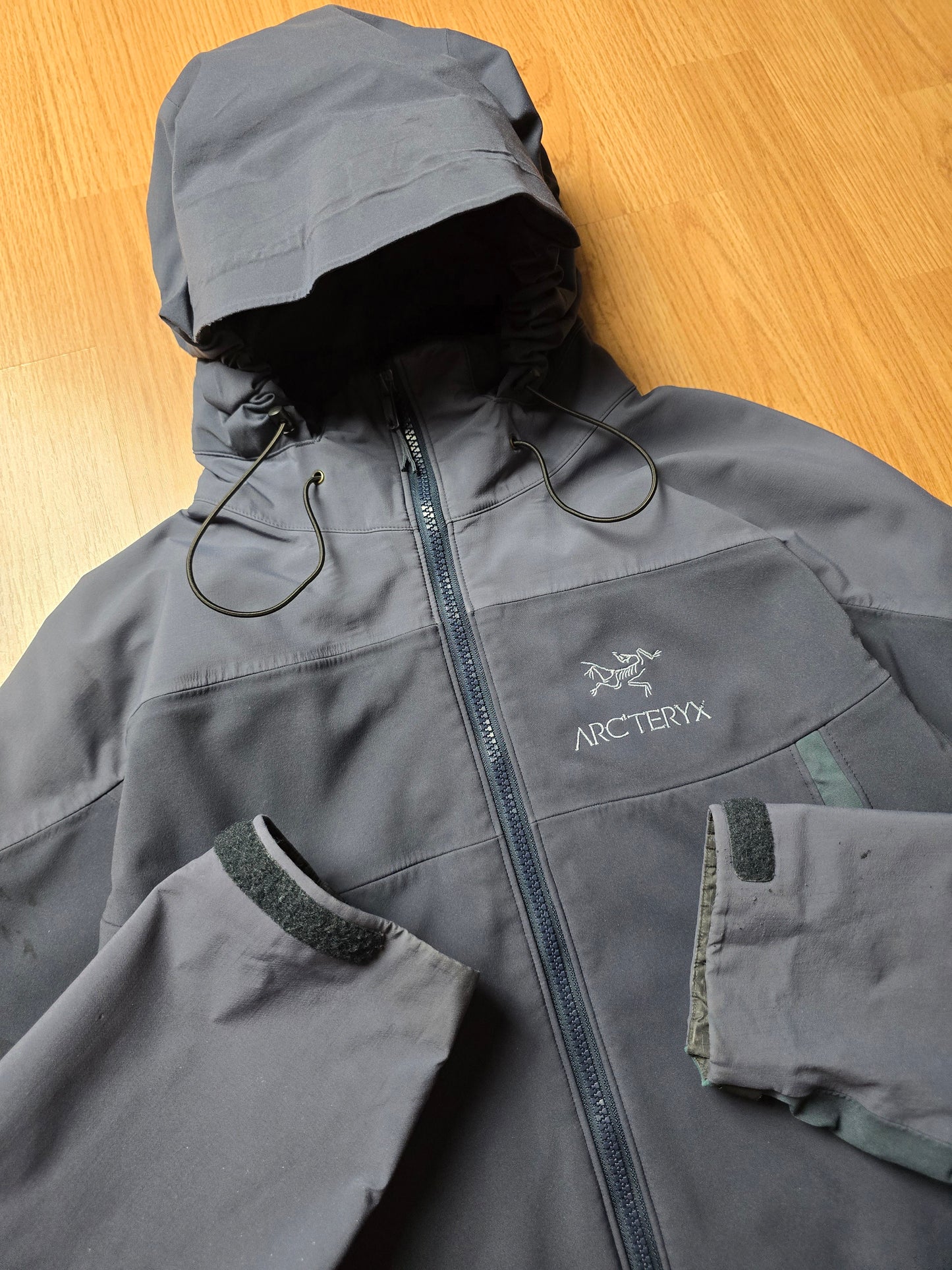 Arc'teryx 'Venta SV' Softshell Windstopper Jacket (M)