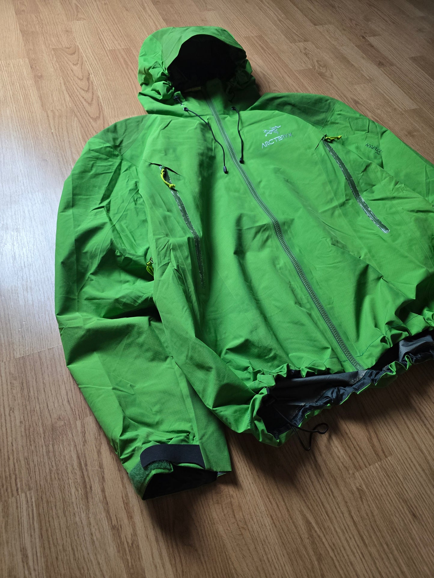 RARE Arc'teryx 2012 Beta AR Gore-tex Jacket (XL)