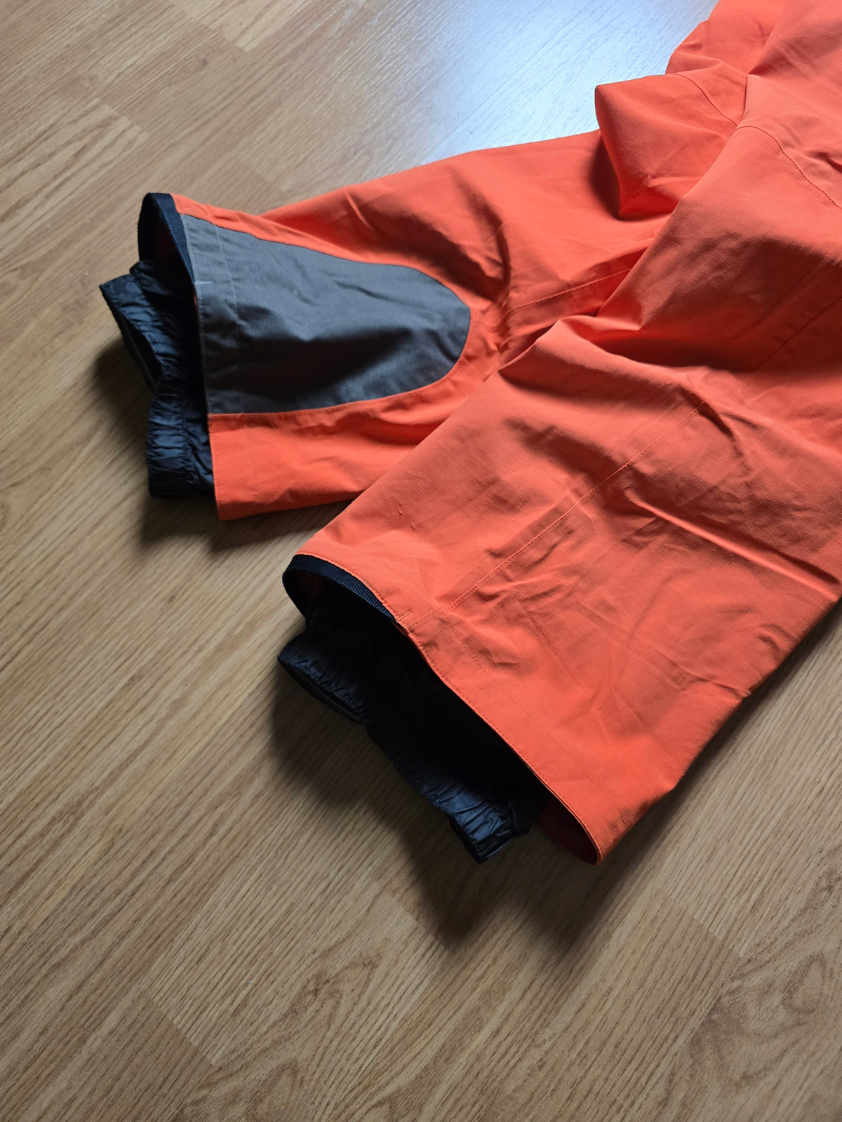 Salomon 'Chill Out Bib' Technical Ski Pants with removable Straps (L)