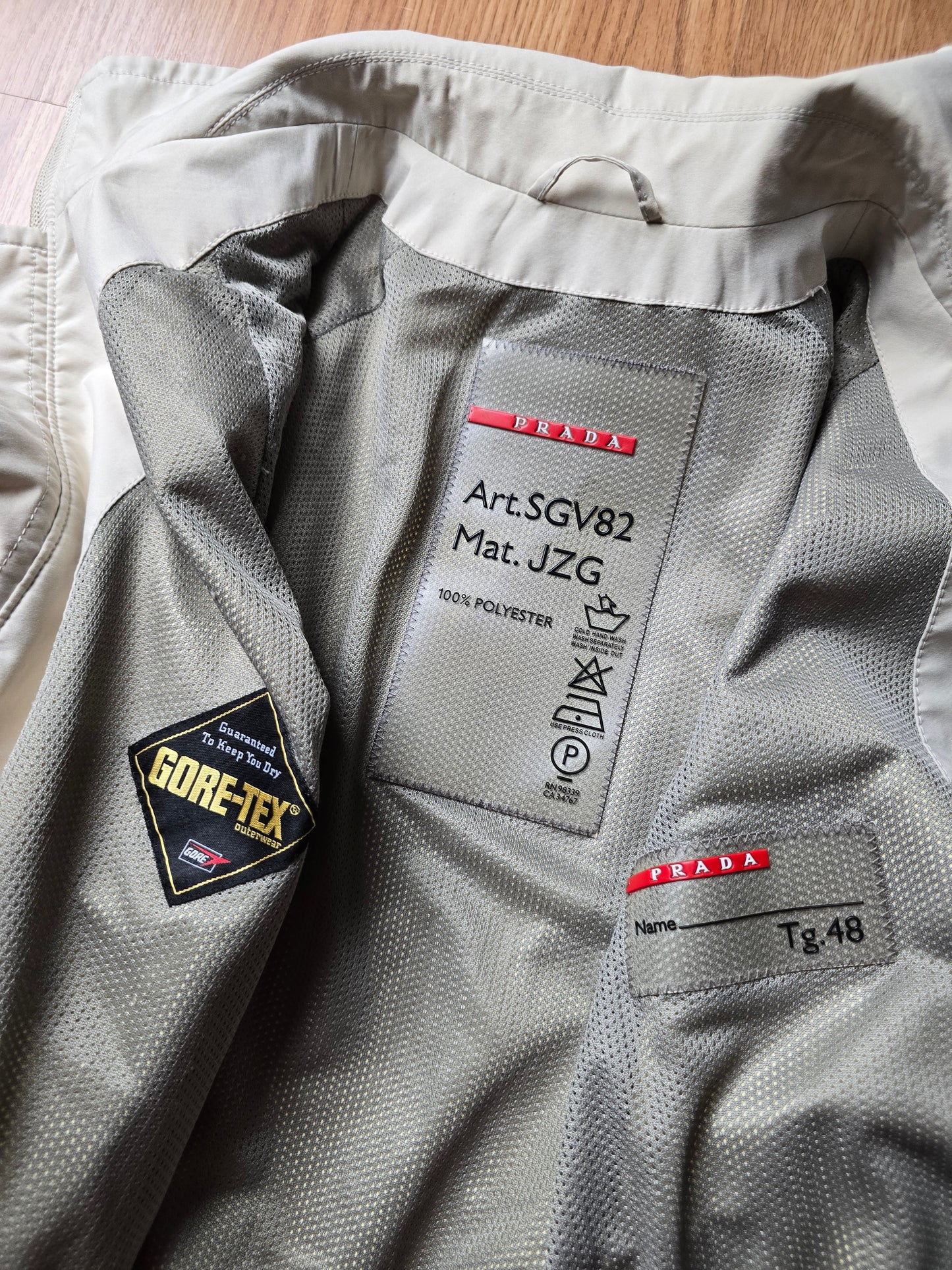 RARE 00s Prada Sport Gore-tex Harrington Jacket (M)