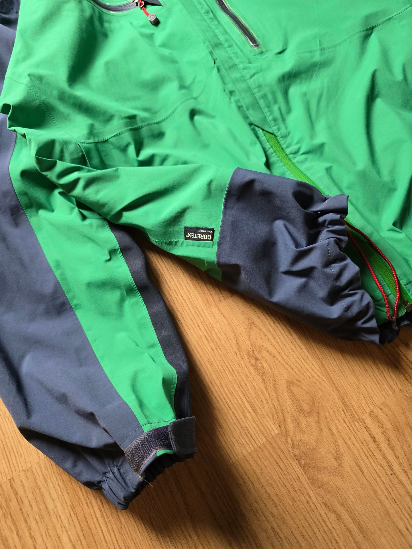 RARE 00s The North Face Summit Series Gore-tex Pro Shell Jacket (L/XL)