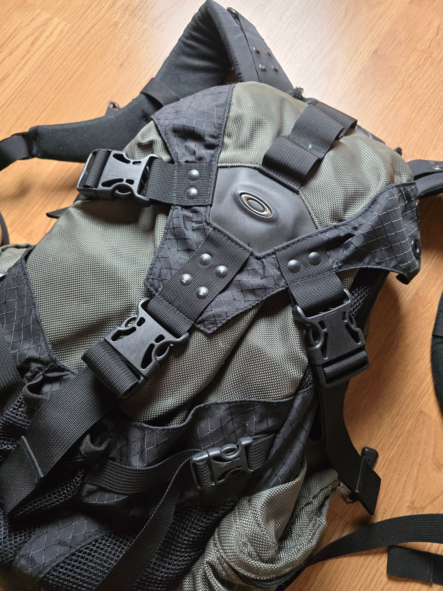 00s Oakley Icon 3.0 Technical Backpack