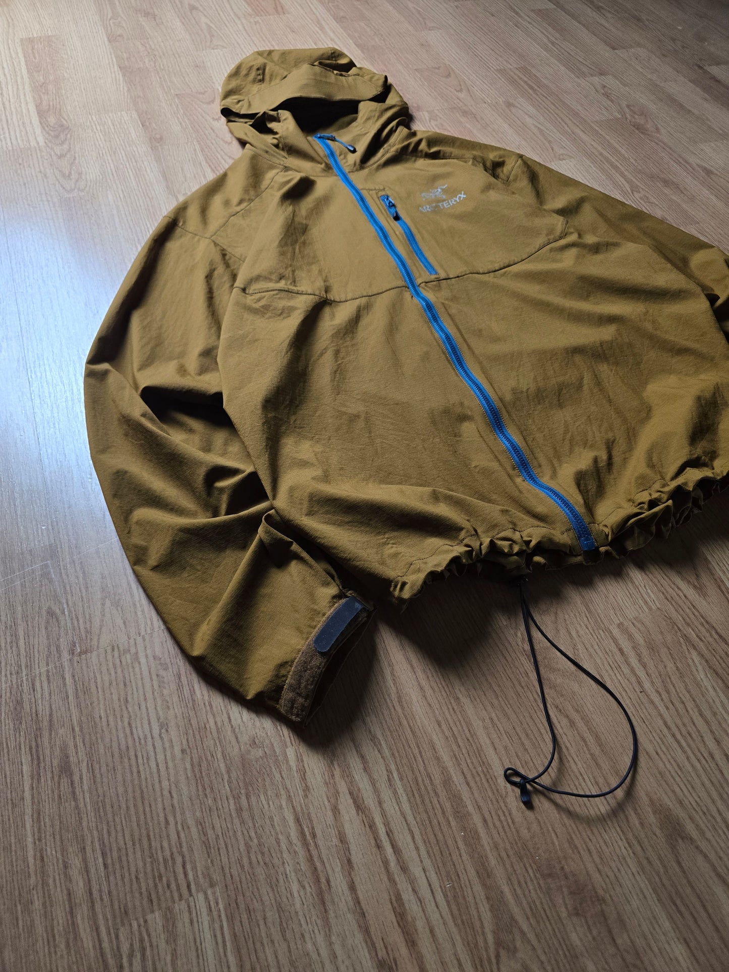 Arc'teryx 'Squamish Hoody' Lightweight Jacket (L)