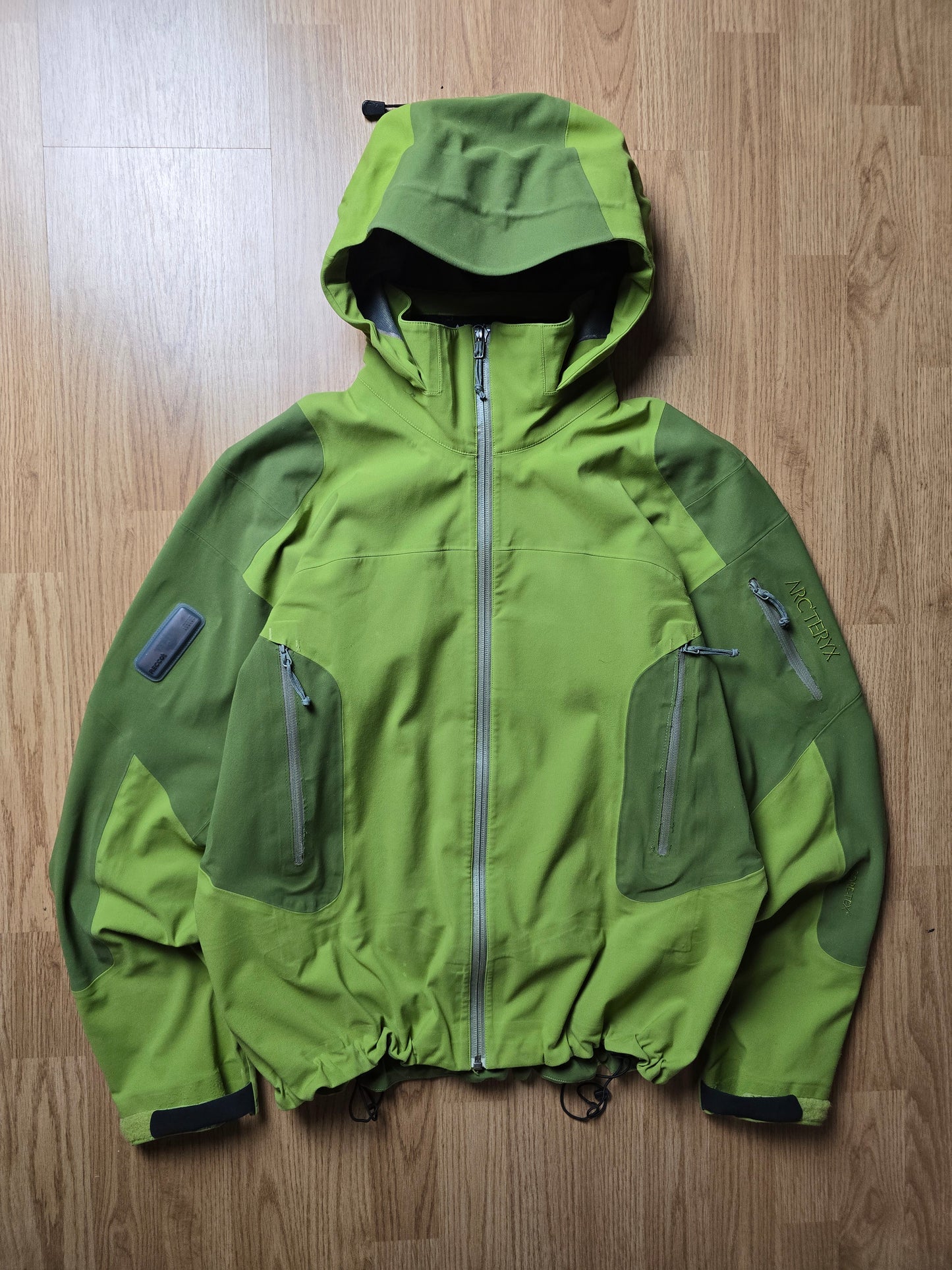 Vintage Arc'teryx Gore-tex Stingray Shell Jacket (M)