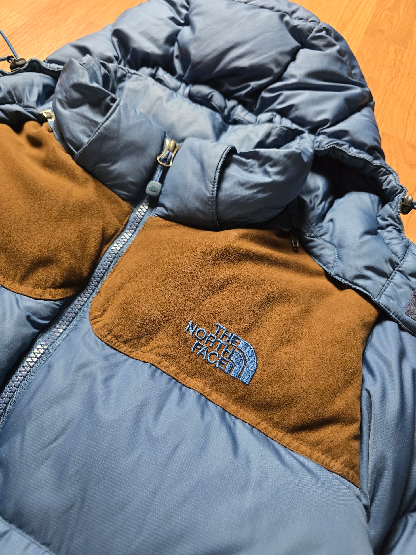 90s The North Face Nuptse 700 Puffer Jacket (M)