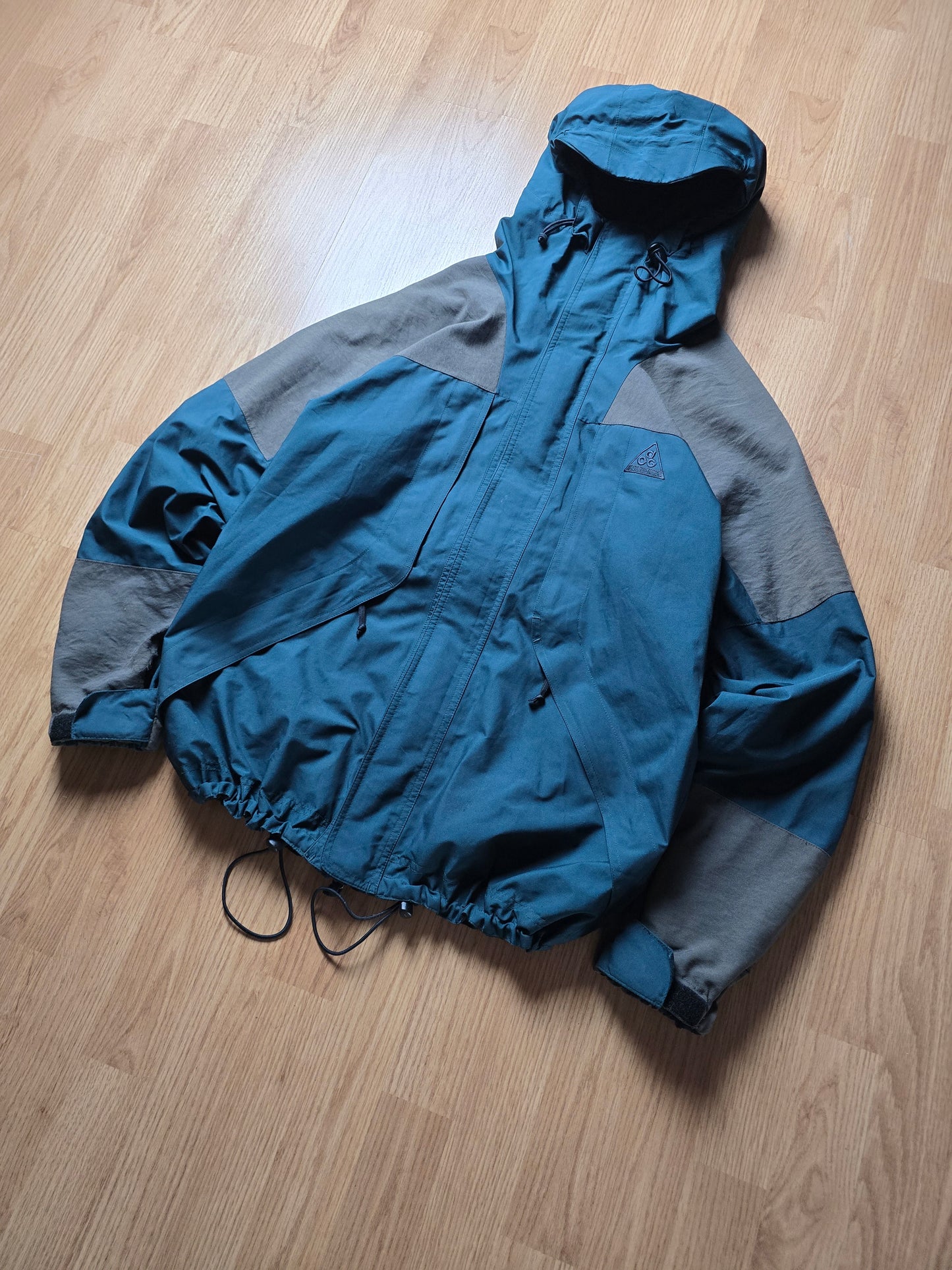 Vintage Nike ACG Nike-Fit Technical Ski Jacket (M)