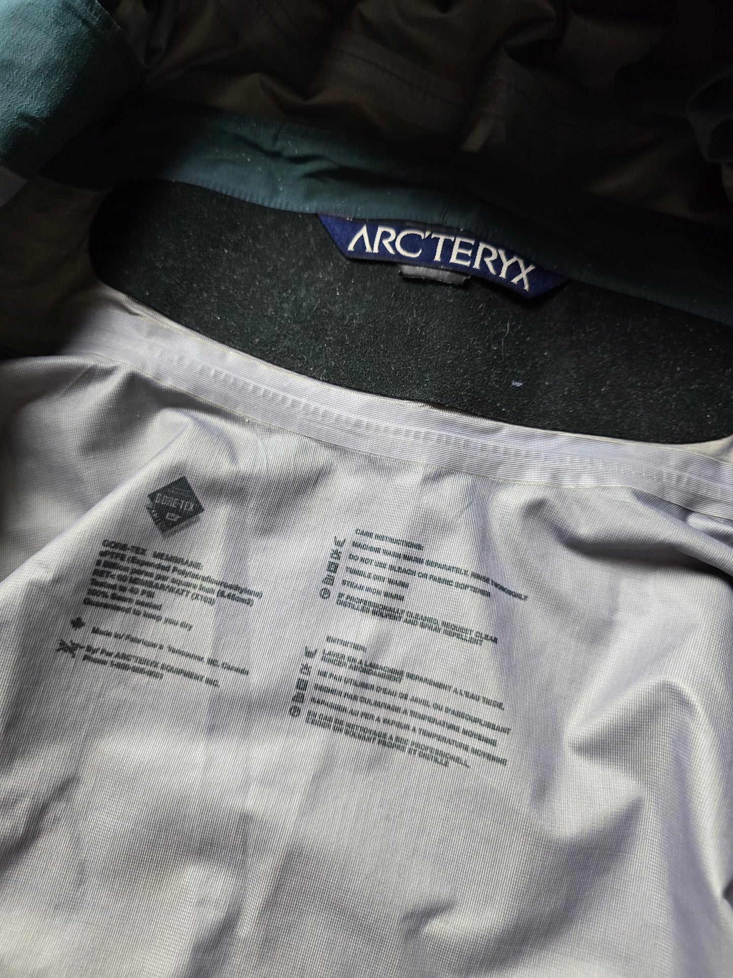 Vintage Arc'teryx Gore-tex Colour Block Jacket (M/L)