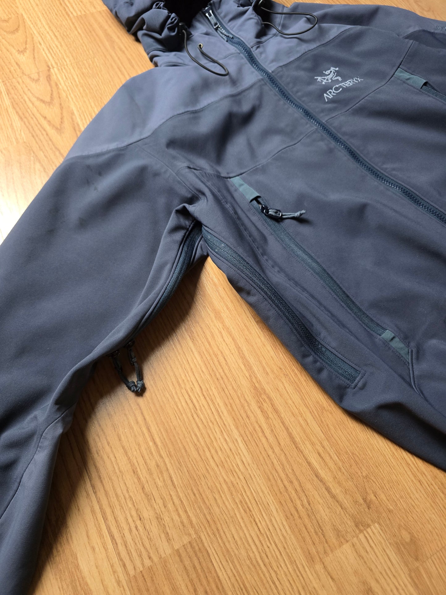 Arc'teryx 'Venta SV' Softshell Windstopper Jacket (M)