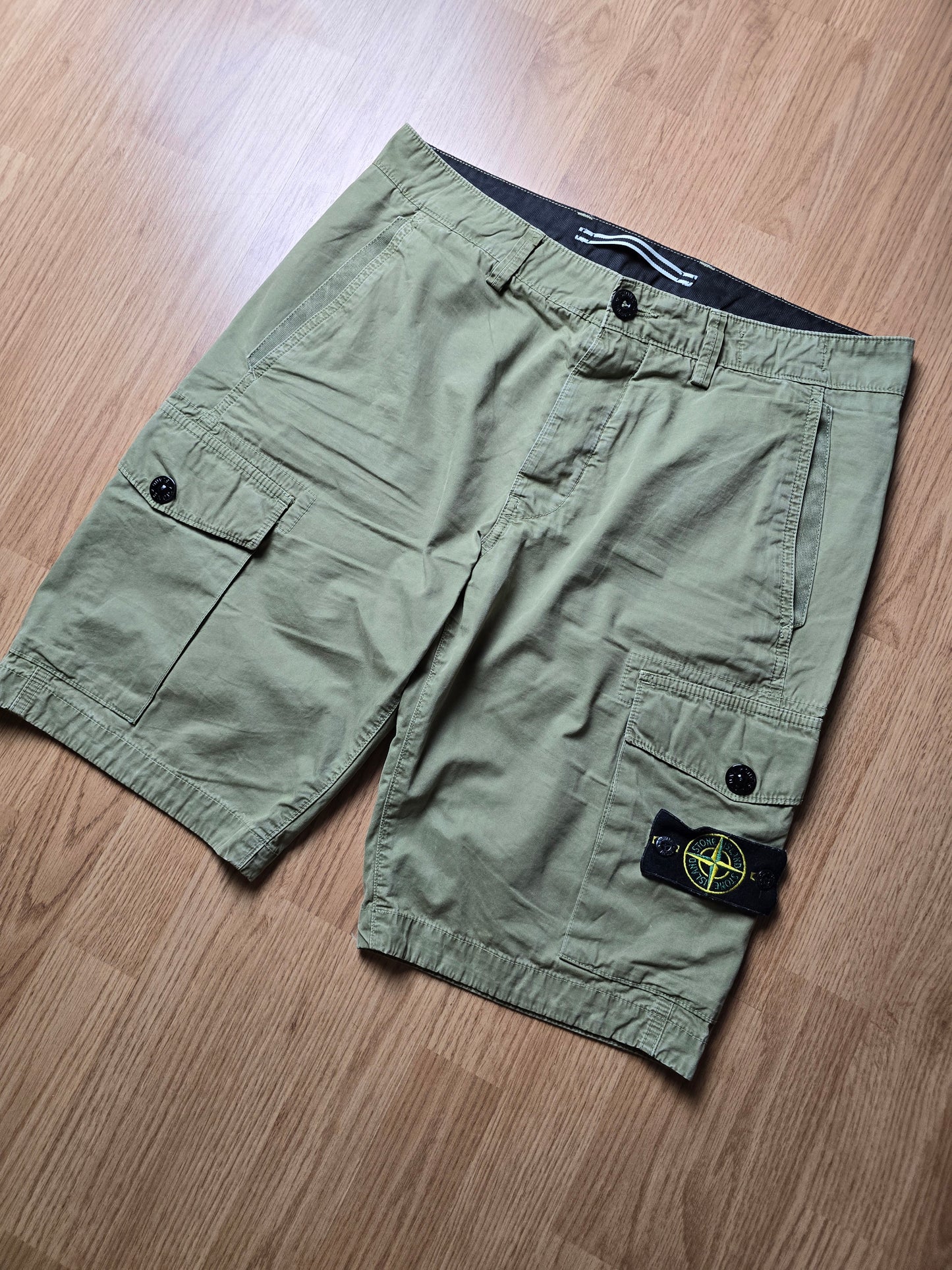 Stone Island Bermuda Cargo Shorts (W32)