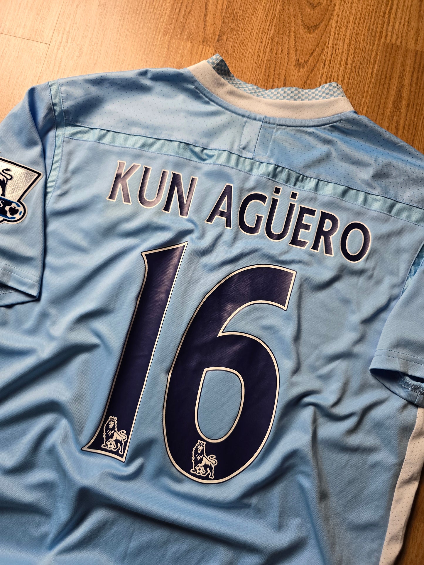 Umbro Manchester City Kun Aguero 11/12 Home Top (L)