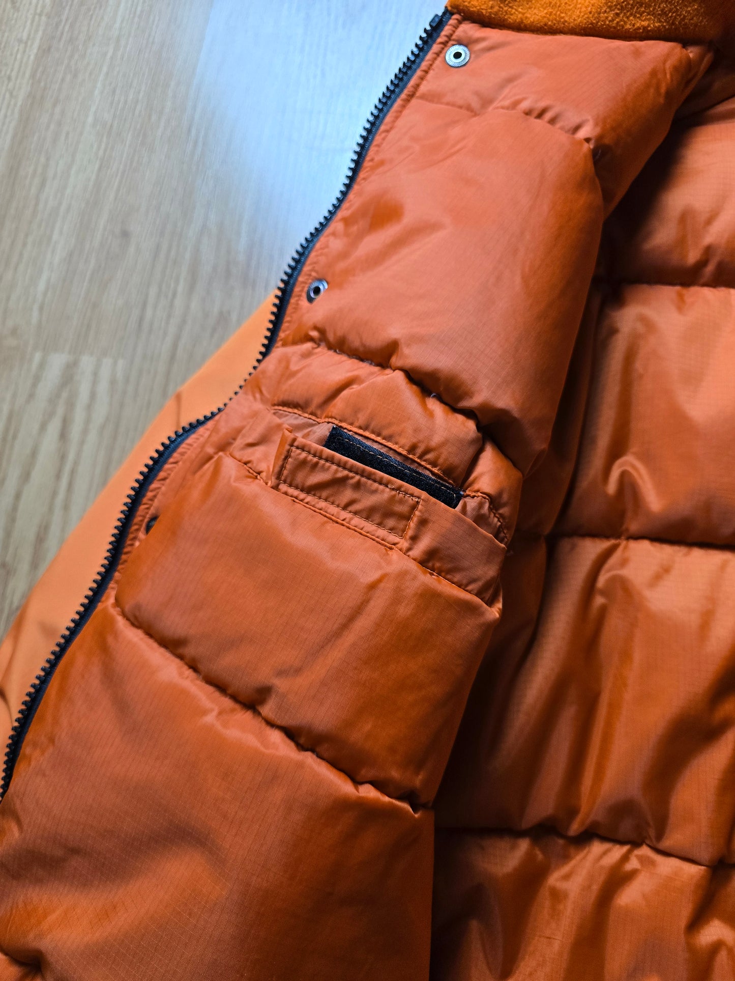RARE 90s Burberry Sport Sailing Down Puffer Jacket (S/M)