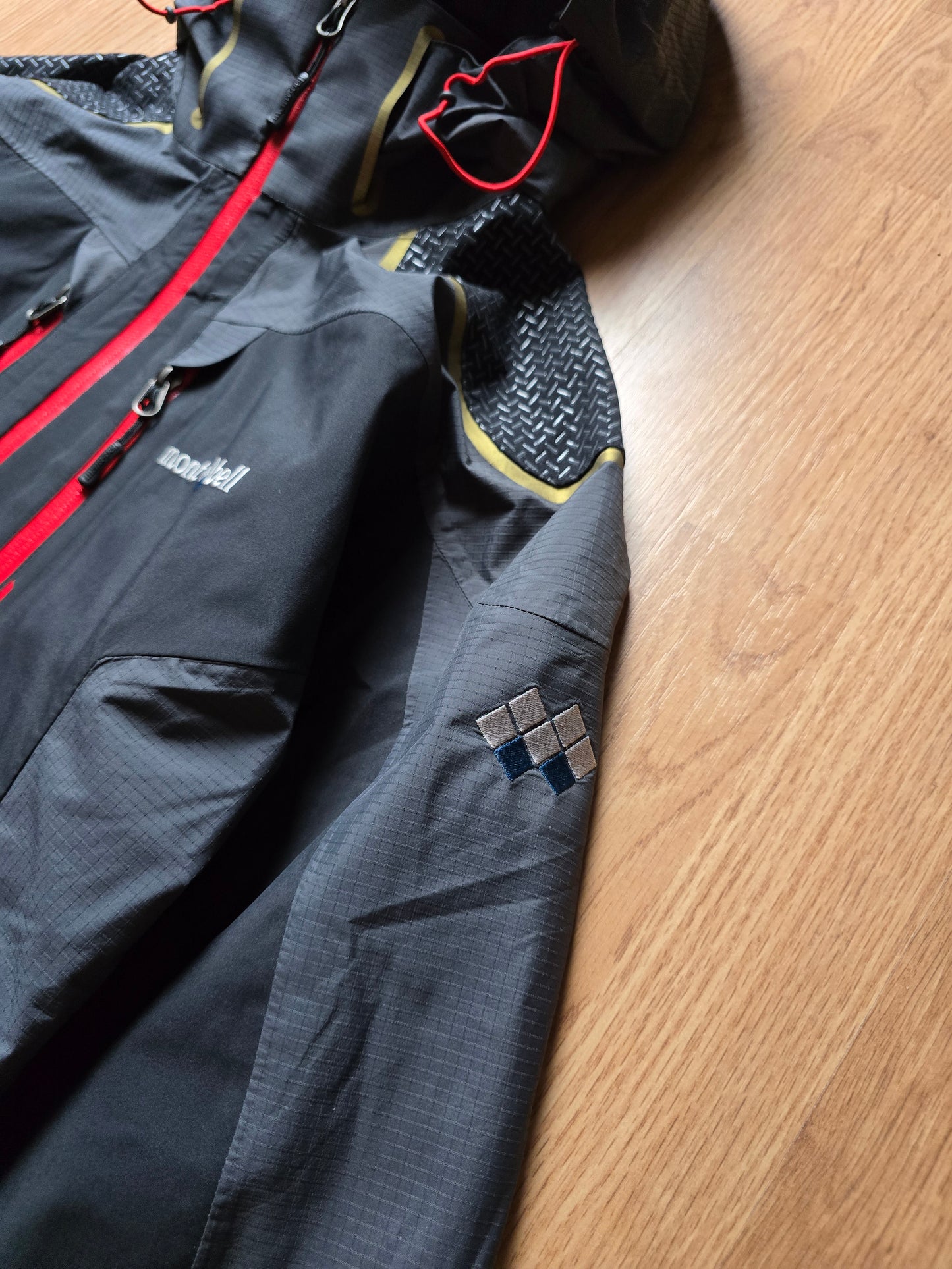 RARE Montbell Gore-tex Proshell Technical Panelled Jacket (S)