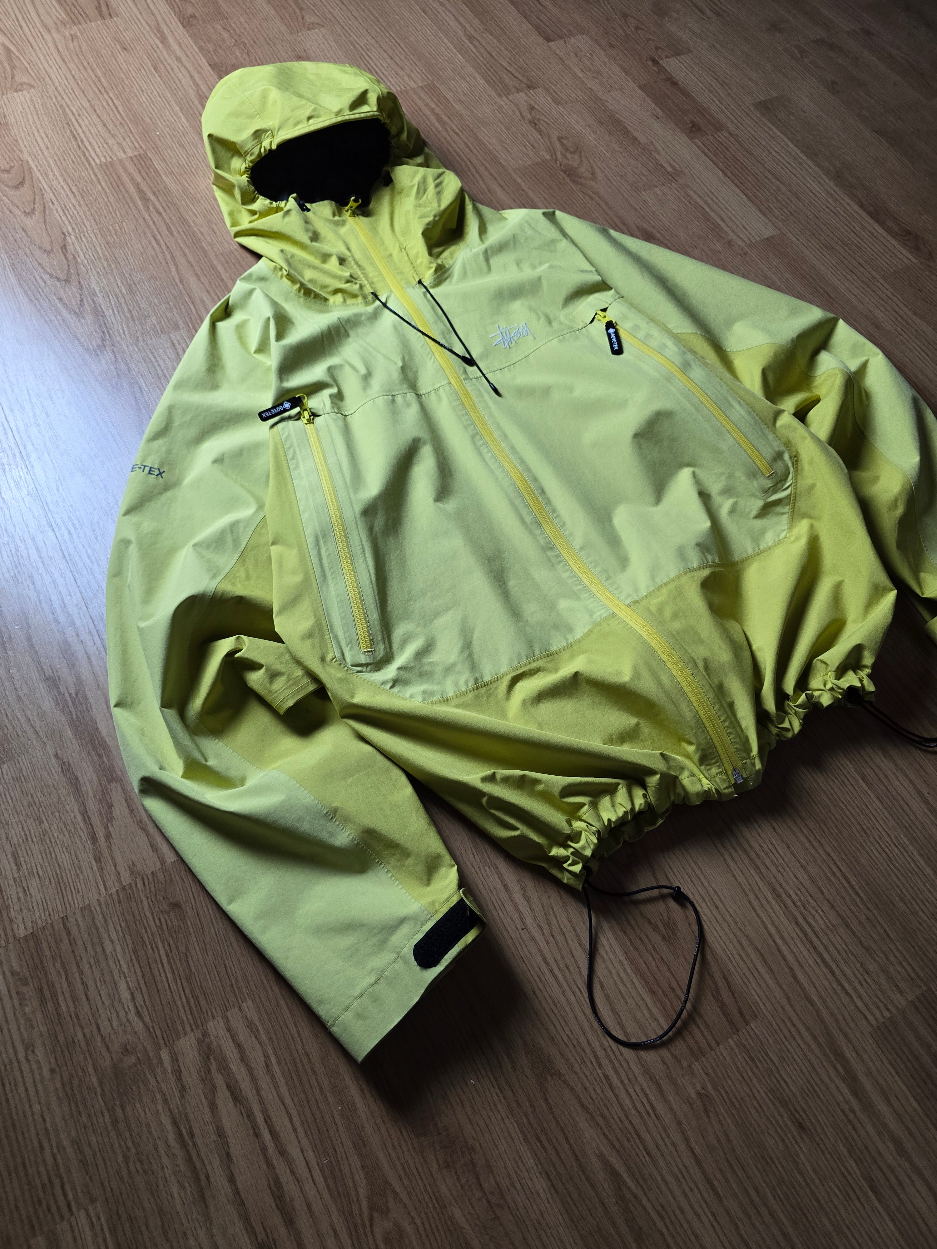 Stussy Gore-tex 2-Tone Shell Jacket (XL) – uniform.streetwear