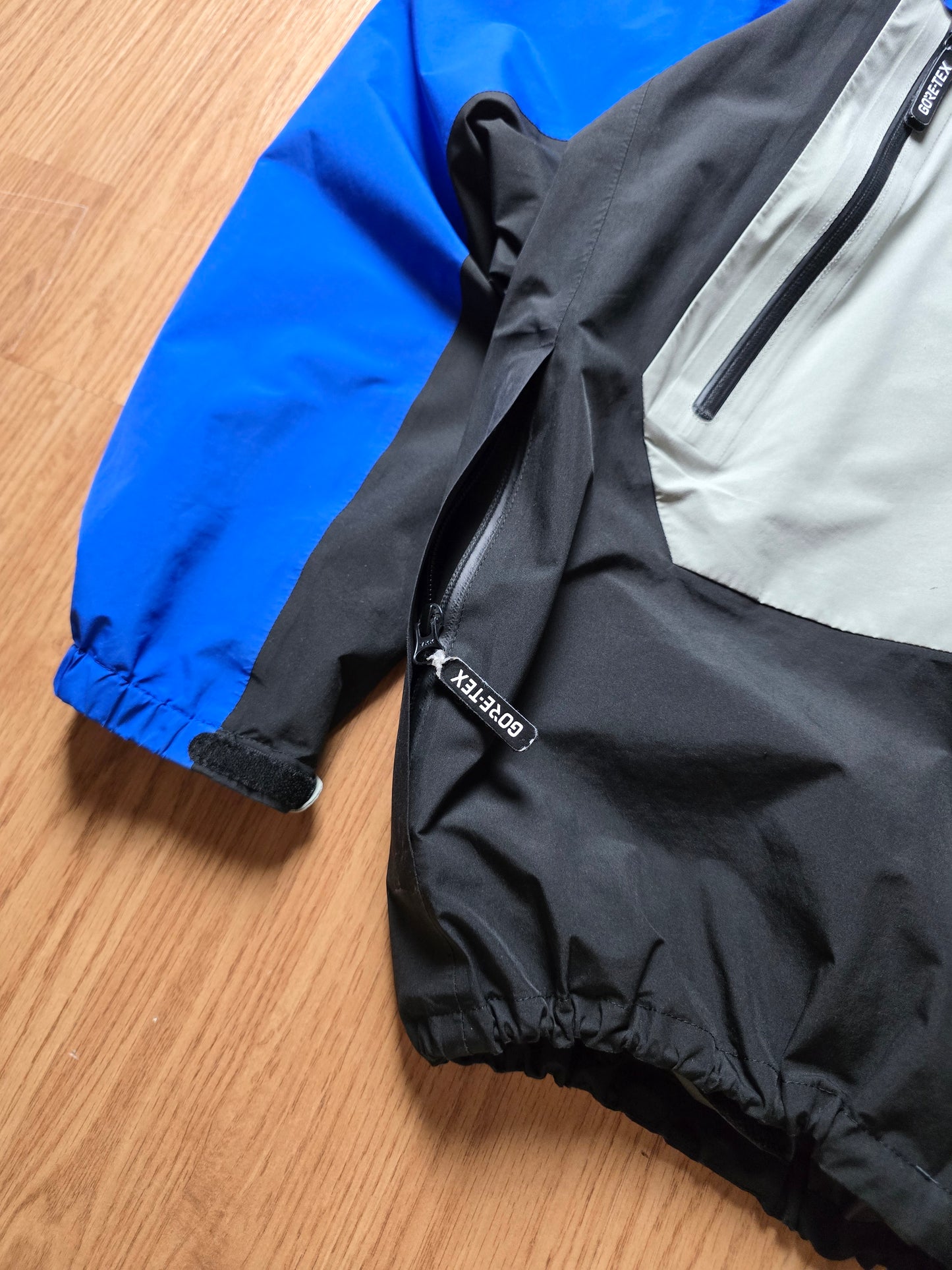 RARE Stussy Gore-tex Rainroom Shell Jacket (M)