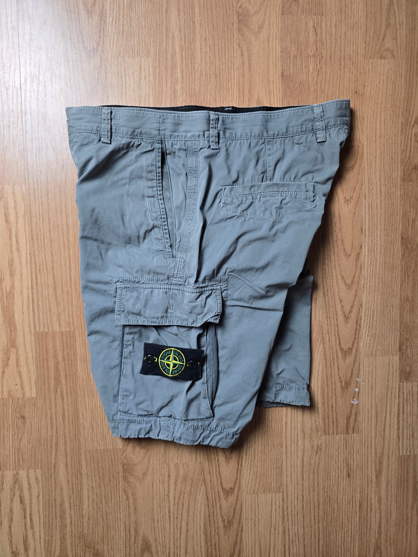Stone Island Bermuda Cargo Shorts (W32)