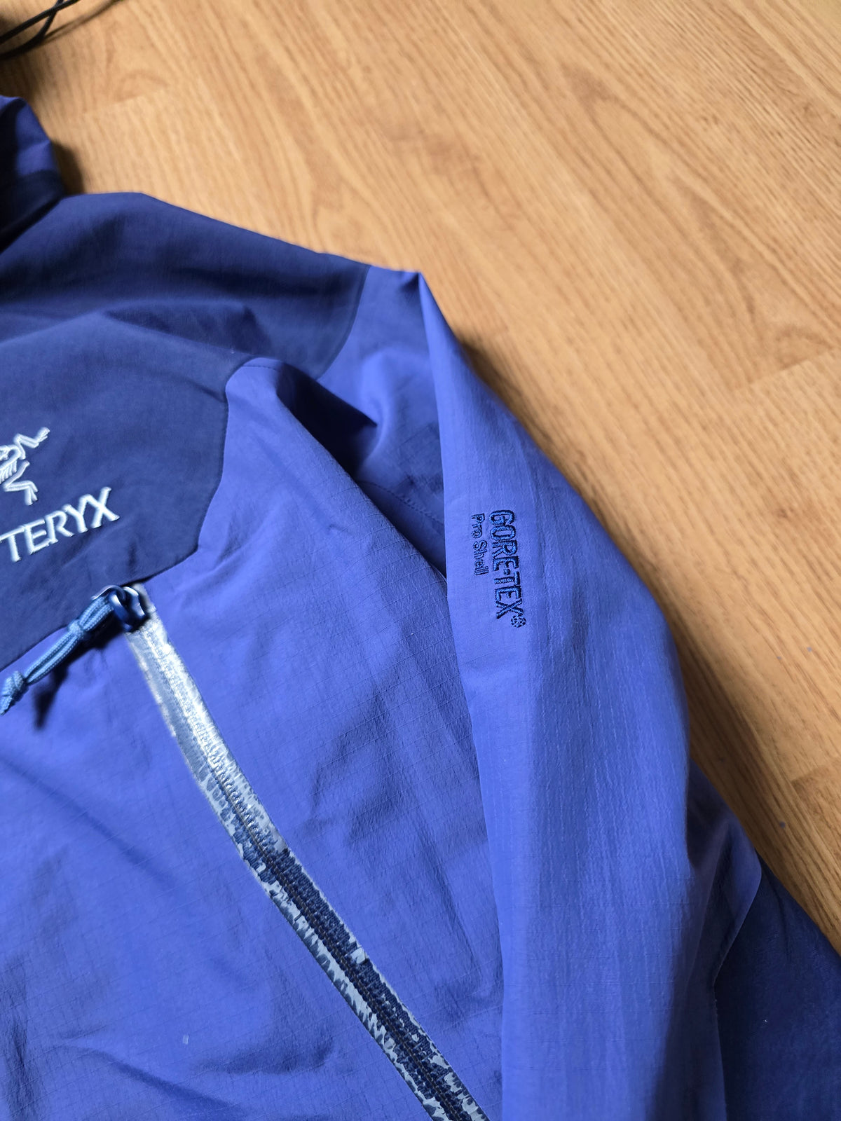 RARE W/ Arc'teryx Vintage Beta AR Gore-tex Jacket 'Indigo' (M)