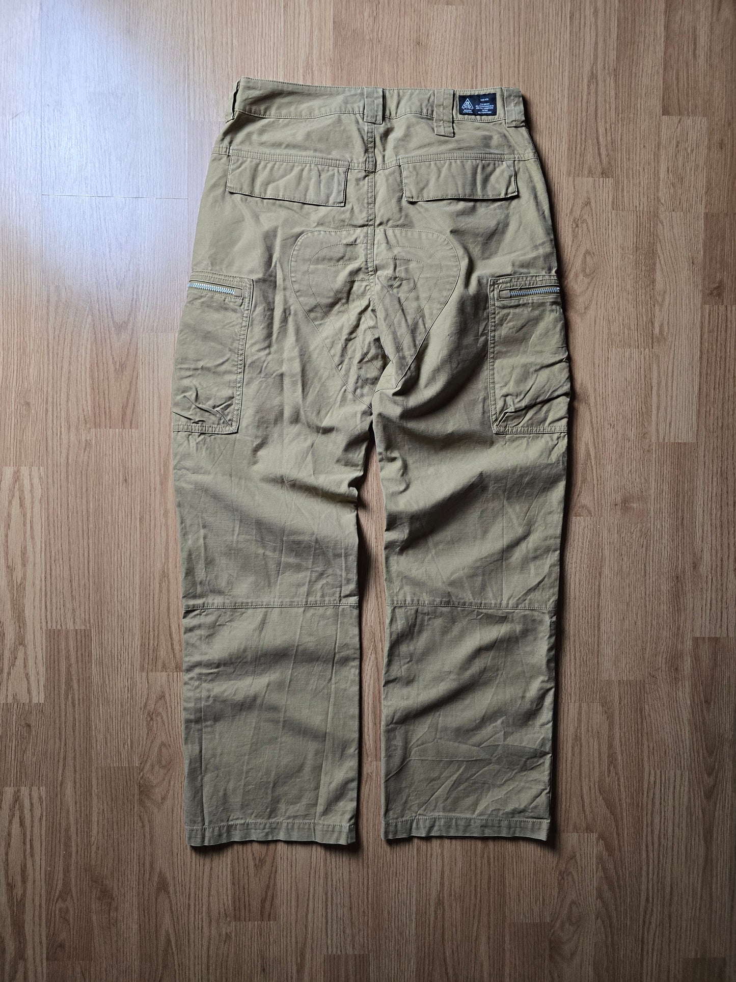 00s Nike ACG Cargo Pants (30x32)