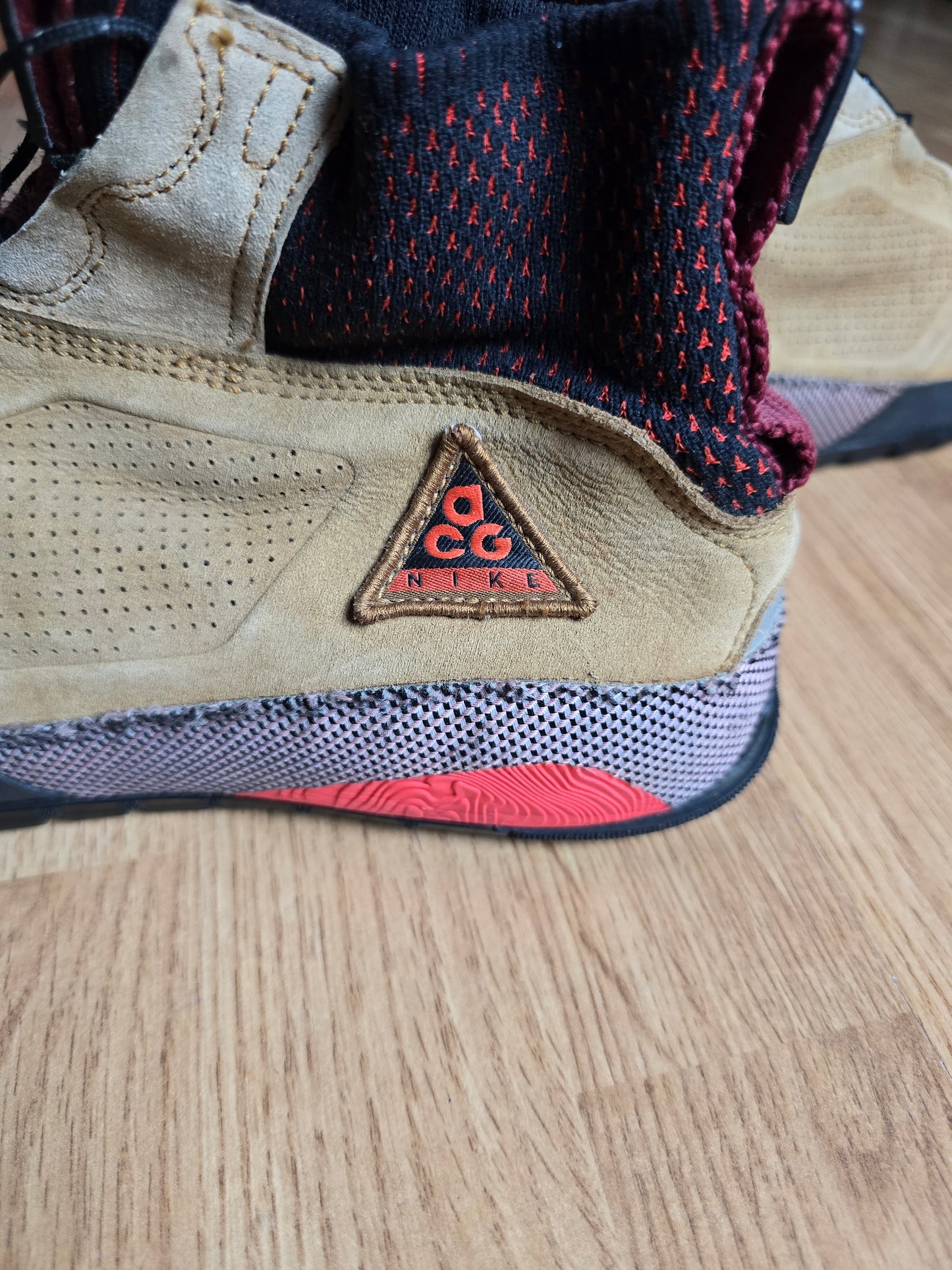 Nike ACG Rickle Ridge Boots (UK9.5)