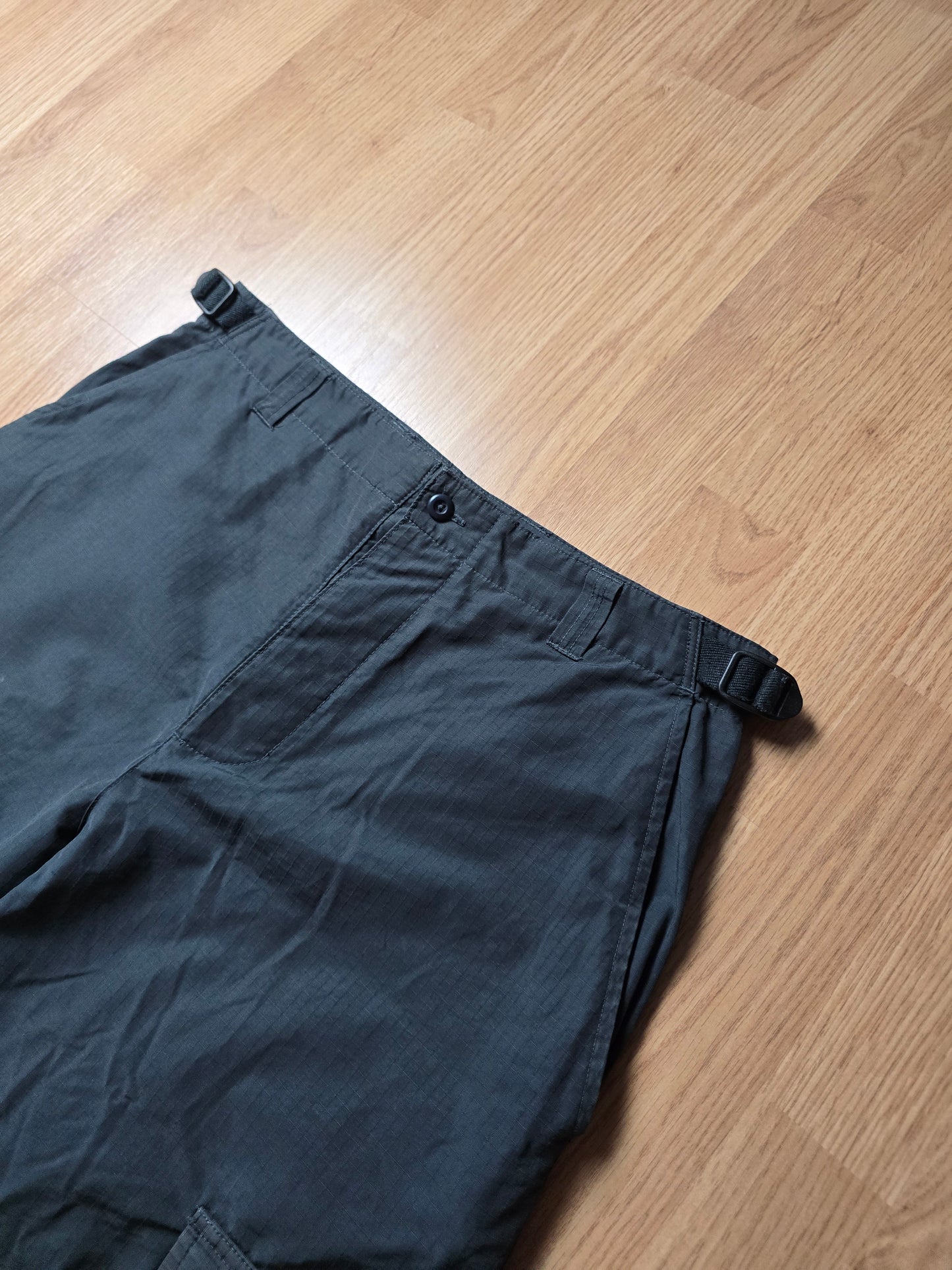 RARE 90s Nike ACG Lightweight Technical Cargo Pants (32x32)
