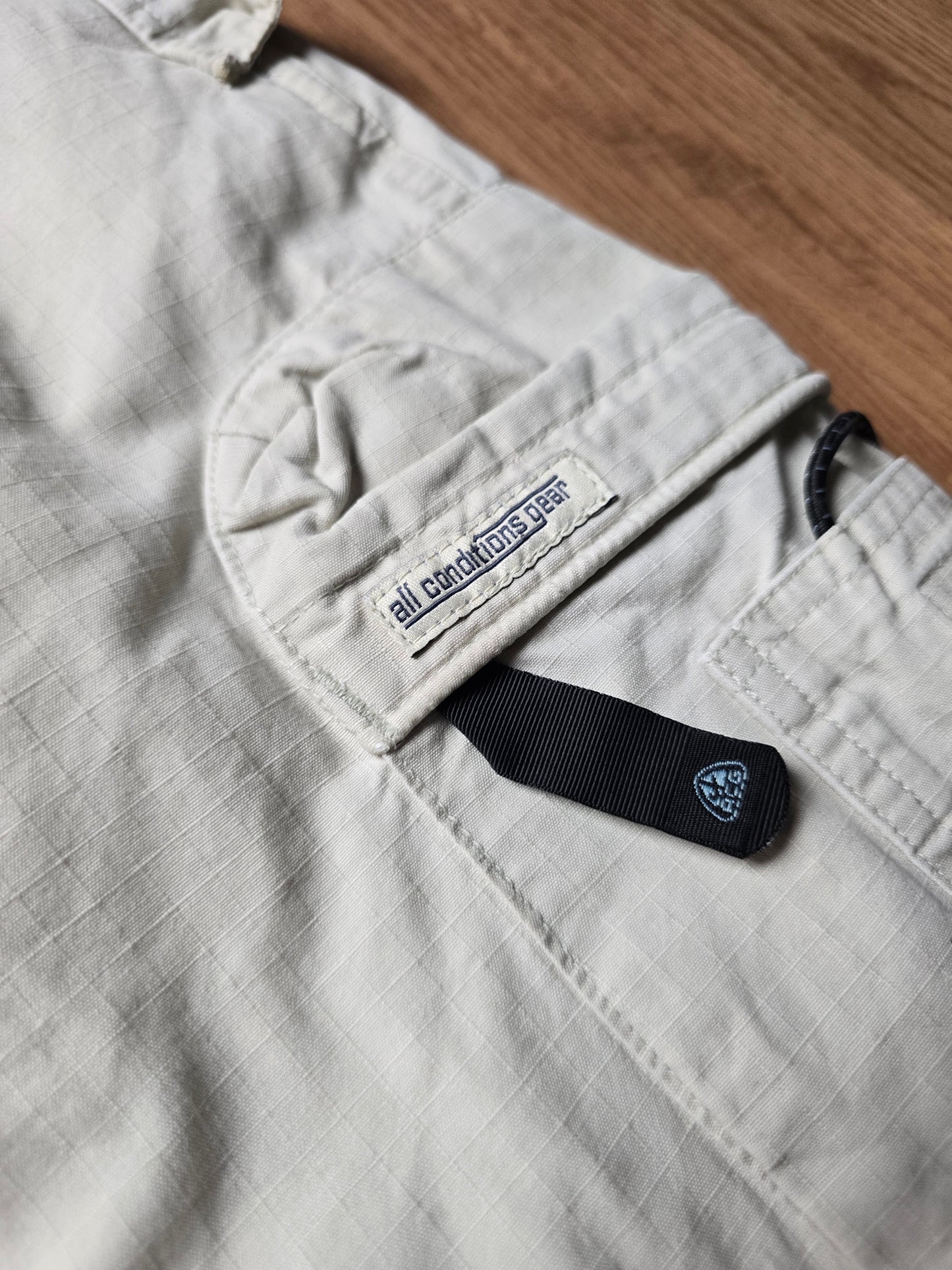 Vintage Nike ACG Baggy Technical Cargo Pants (M)