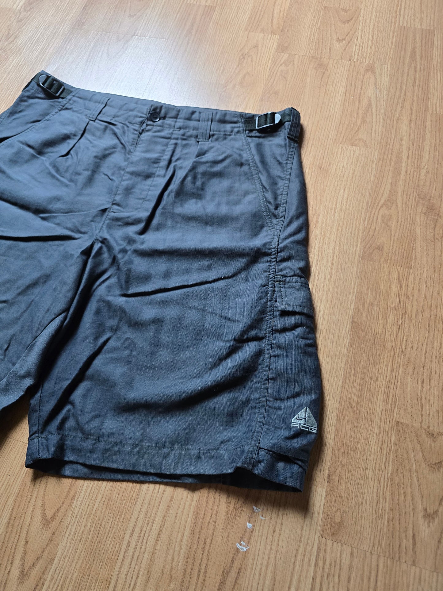90s Nike ACG Lightweight Cargo Shorts (34)