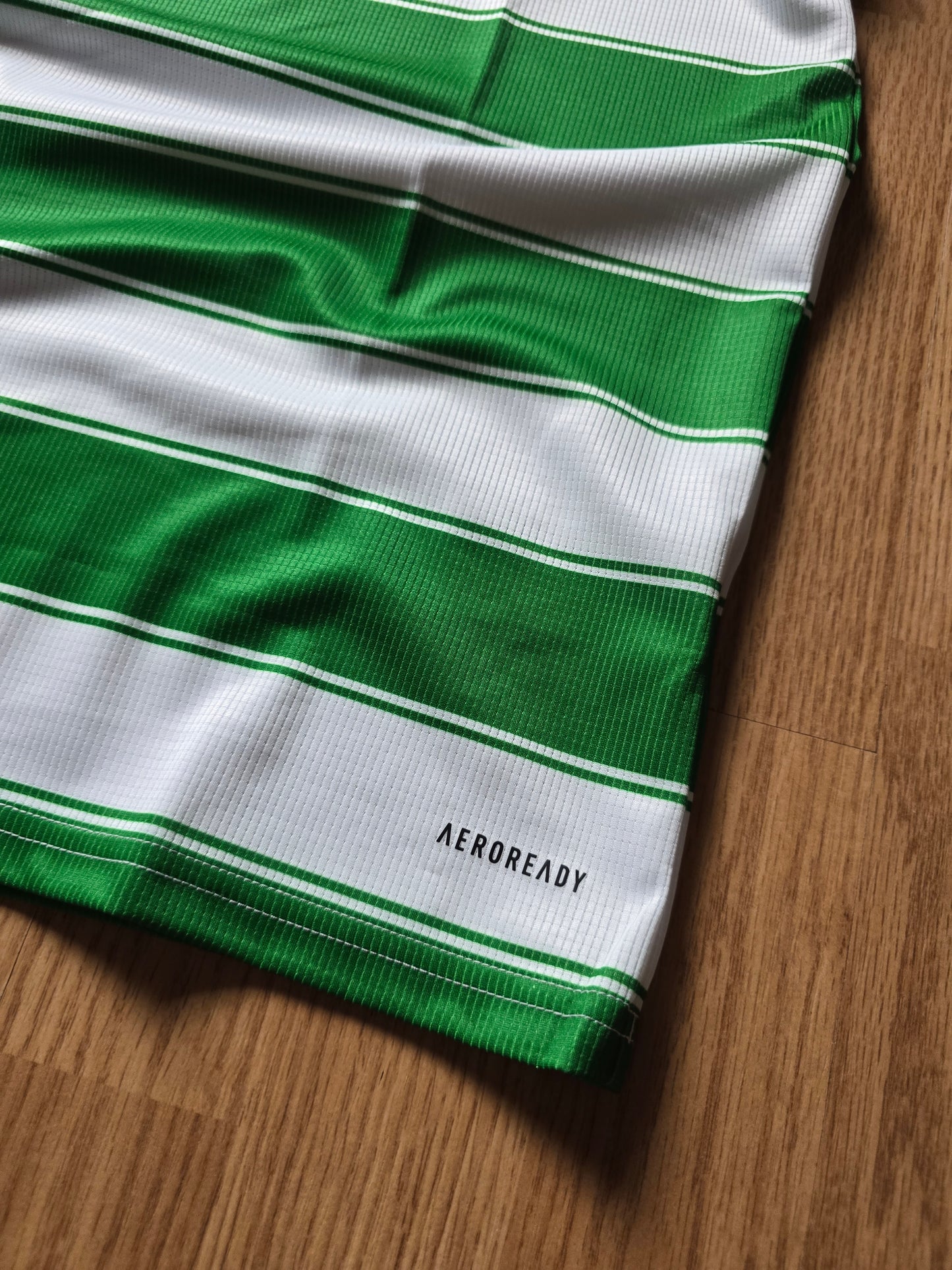 Adidas Celtic 21/22 home top (M)