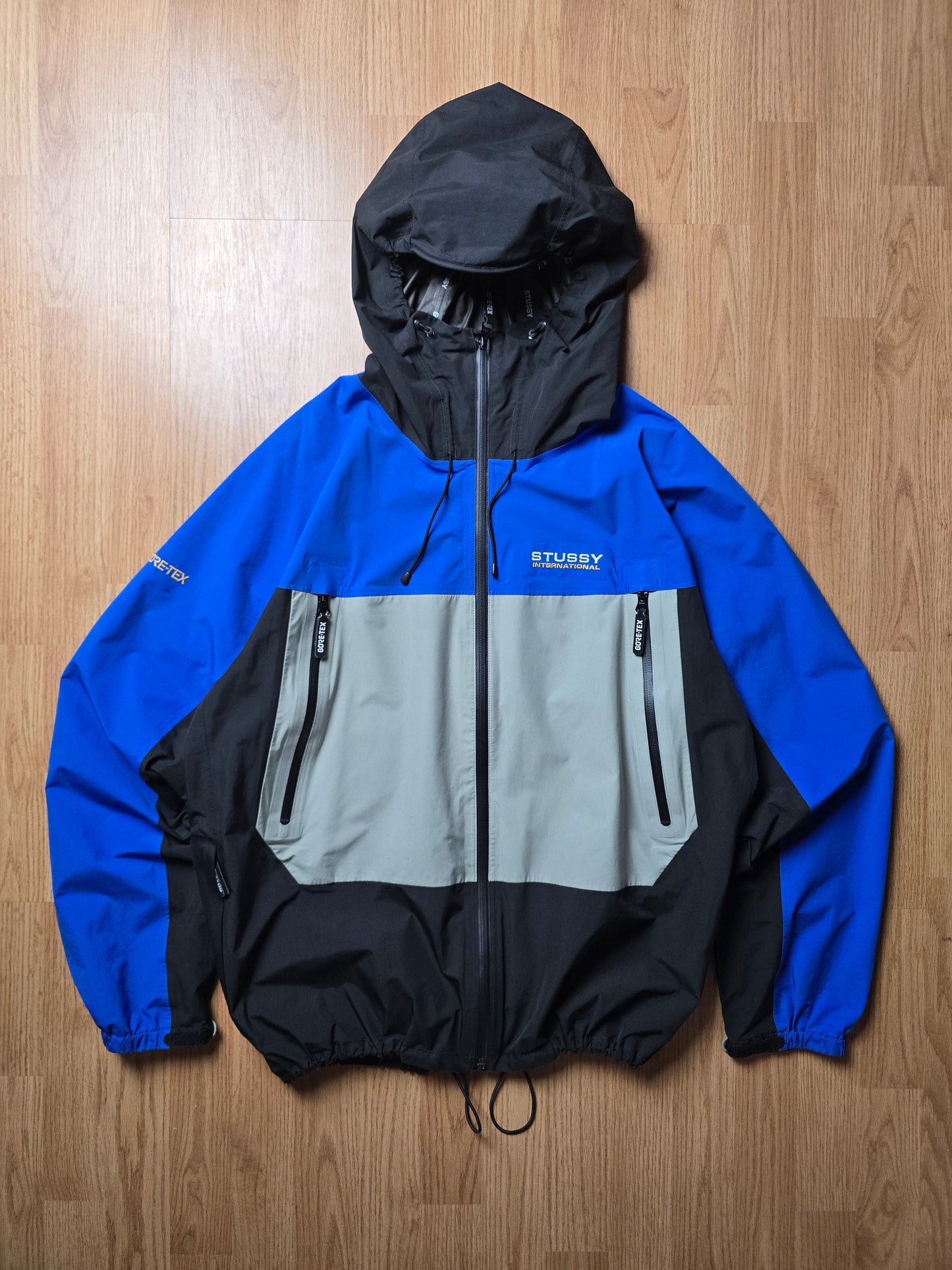 RARE Stussy Gore-tex Rainroom Shell Jacket (M)