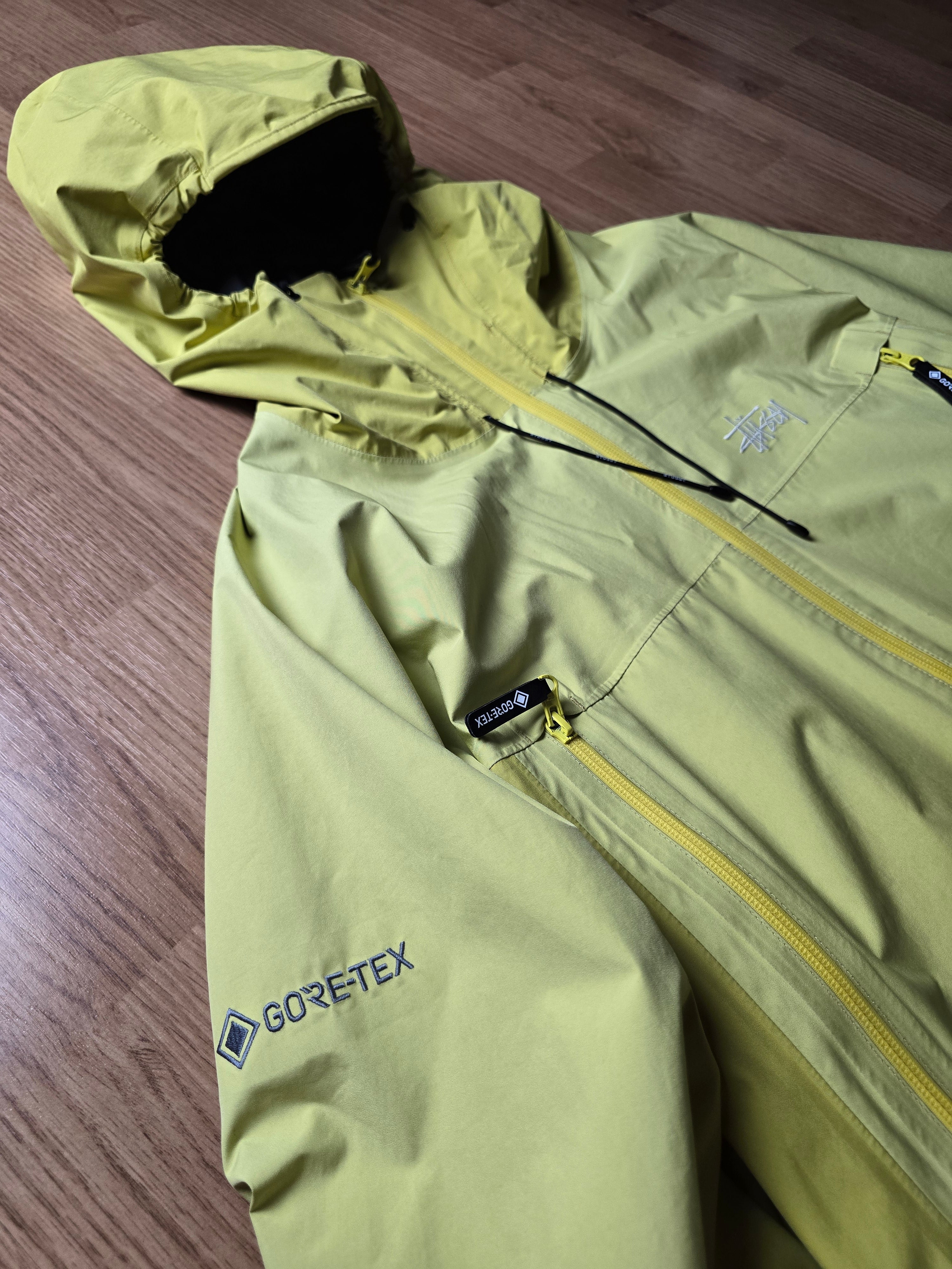 Stussy Gore-tex 2-Tone Shell Jacket (XL) – uniform.streetwear